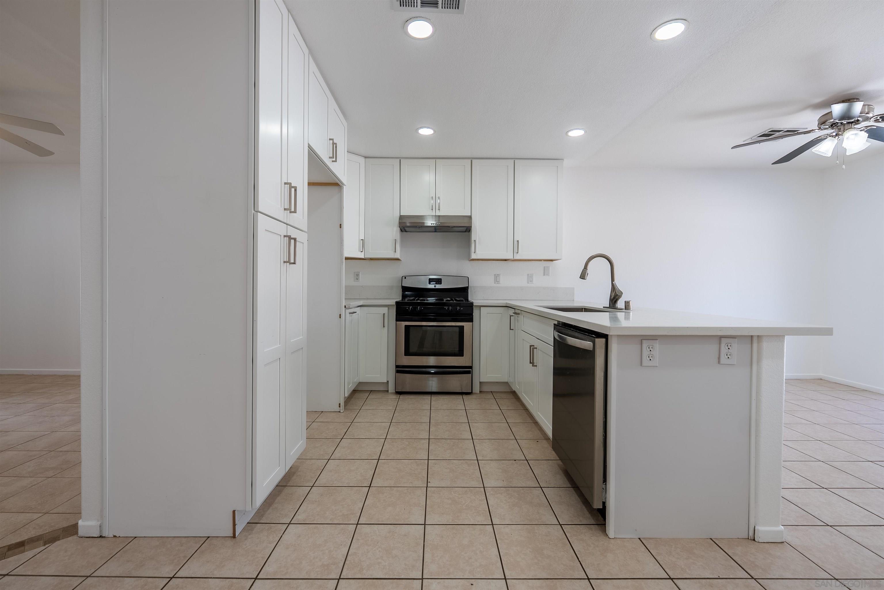 Detail Gallery Image 8 of 17 For 931  Jones St., –,  CA 92227 - 4 Beds | 2 Baths