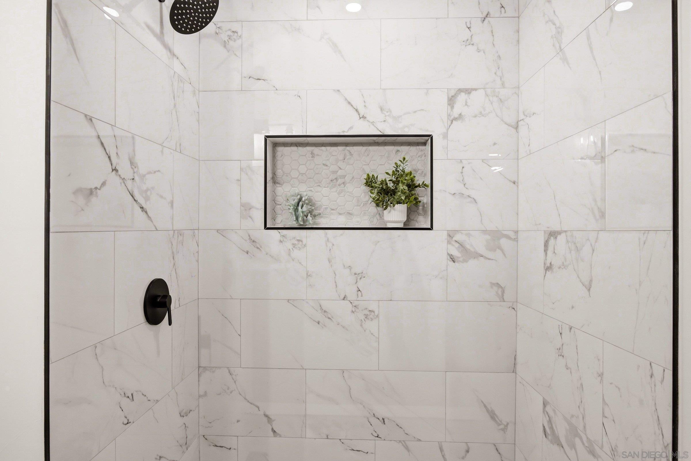 Detail Gallery Image 18 of 33 For 1670  Enfield, Spring Valley,  CA 91977 - 3 Beds | 2 Baths