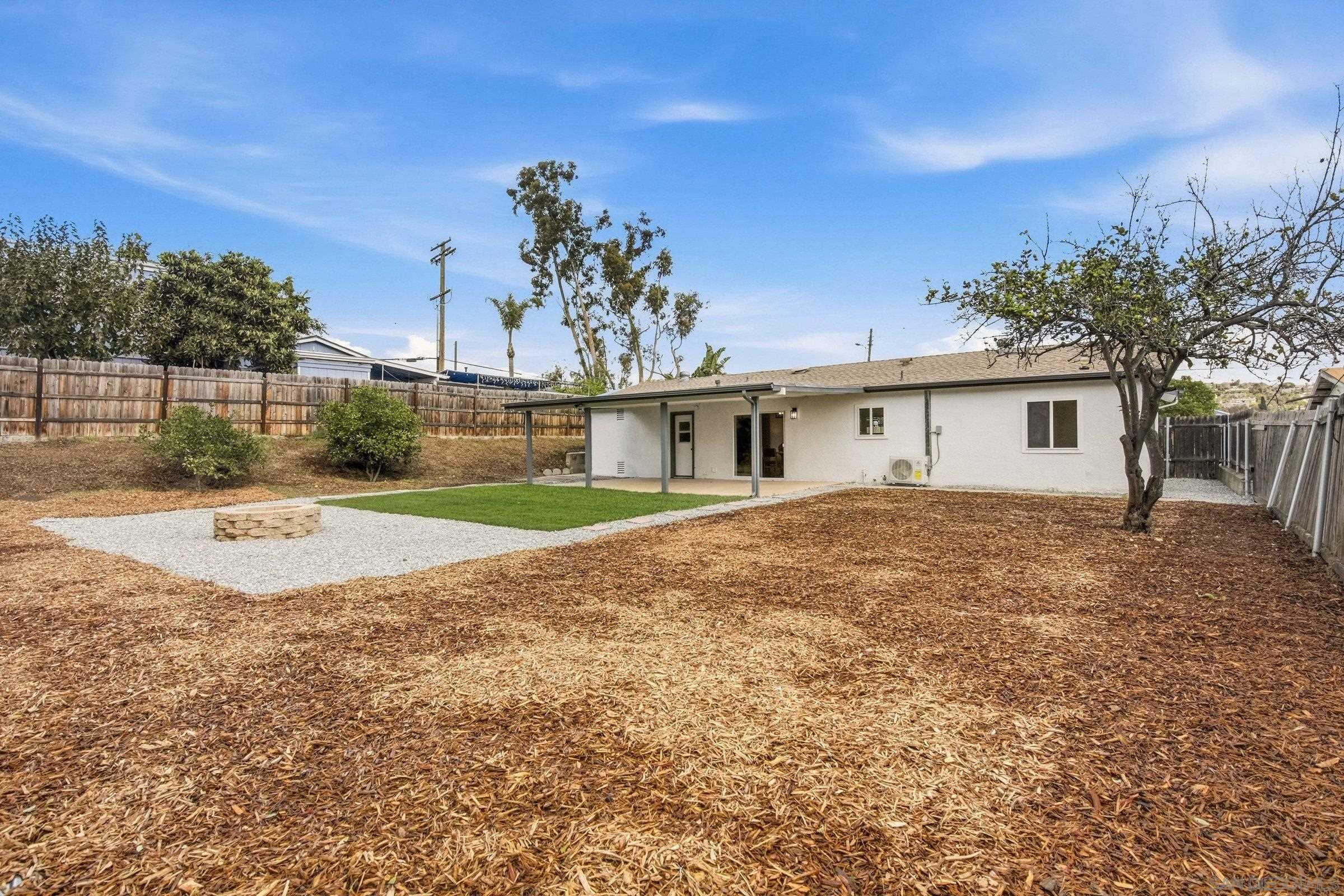 Detail Gallery Image 26 of 33 For 1670  Enfield, Spring Valley,  CA 91977 - 3 Beds | 2 Baths