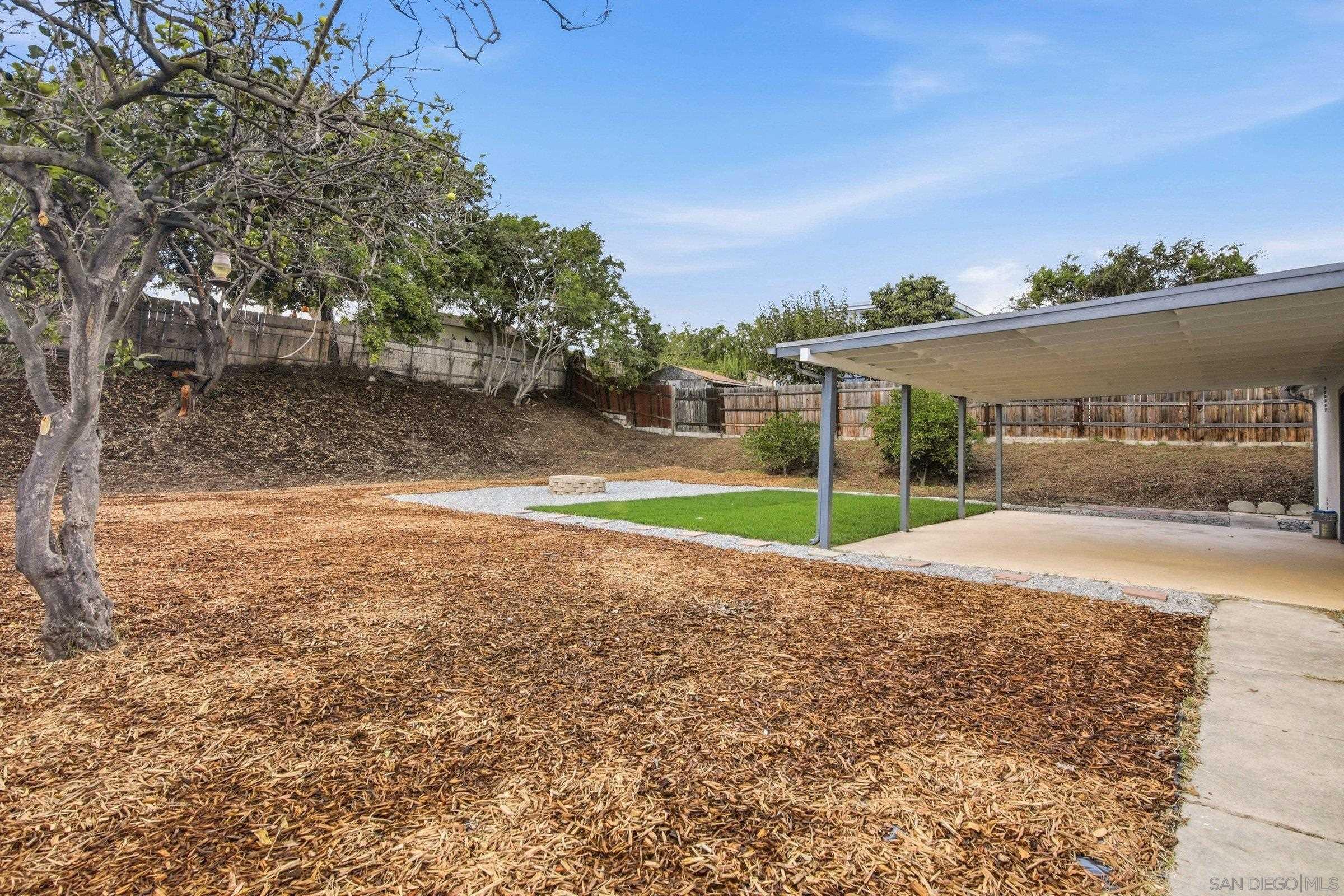 Detail Gallery Image 27 of 33 For 1670  Enfield, Spring Valley,  CA 91977 - 3 Beds | 2 Baths