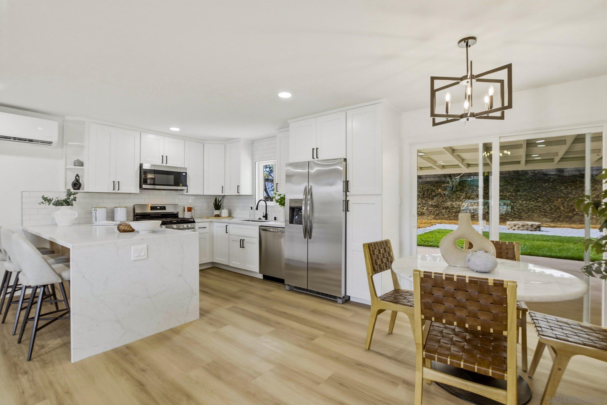 Detail Gallery Image 6 of 33 For 1670  Enfield, Spring Valley,  CA 91977 - 3 Beds | 2 Baths