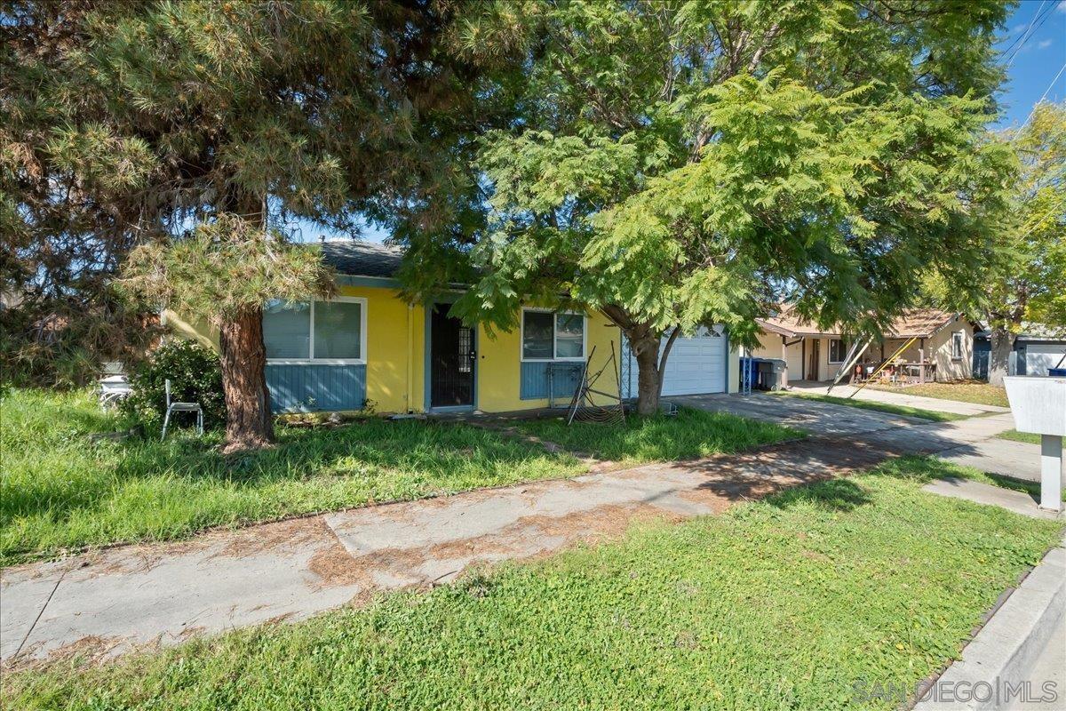 Detail Gallery Image 3 of 11 For 569  Gold Dr, Oceanside,  CA 92057 - 2 Beds | 2 Baths