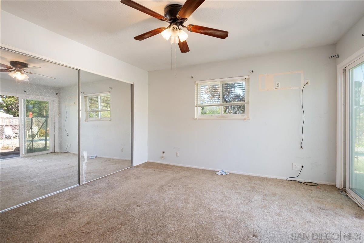 Detail Gallery Image 9 of 11 For 569  Gold Dr, Oceanside,  CA 92057 - 2 Beds | 2 Baths