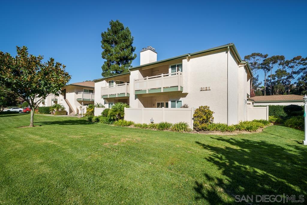 Detail Gallery Image 2 of 56 For 3121  Evening Way  #B,  La Jolla,  CA 92037 - 3 Beds | 2 Baths