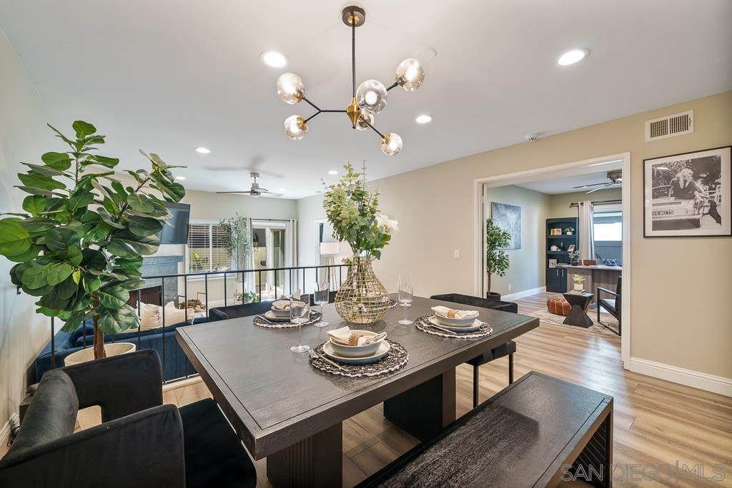 Detail Gallery Image 13 of 56 For 3121  Evening Way  #B,  La Jolla,  CA 92037 - 3 Beds | 2 Baths