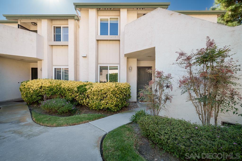 Detail Gallery Image 3 of 56 For 3121  Evening Way  #B,  La Jolla,  CA 92037 - 3 Beds | 2 Baths