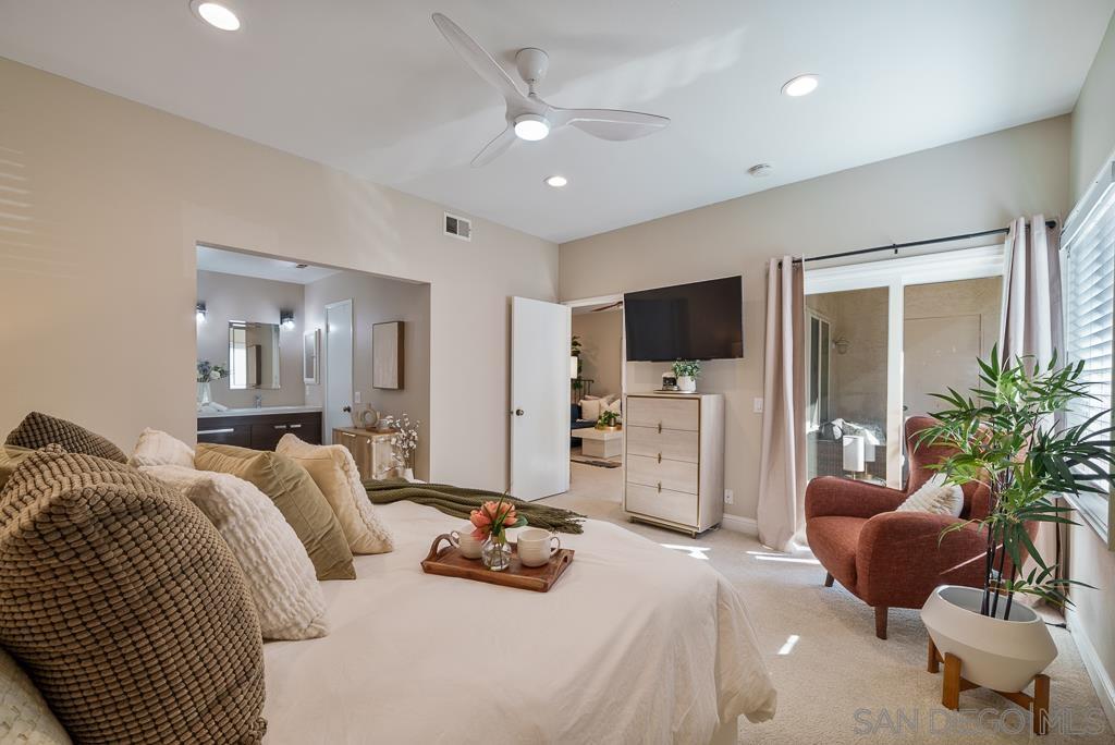 Detail Gallery Image 22 of 56 For 3121  Evening Way  #B,  La Jolla,  CA 92037 - 3 Beds | 2 Baths