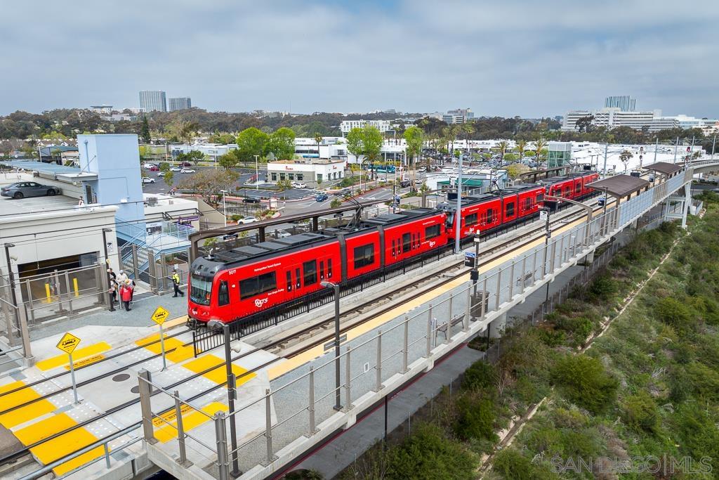 Detail Gallery Image 40 of 56 For 3121  Evening Way  #B,  La Jolla,  CA 92037 - 3 Beds | 2 Baths