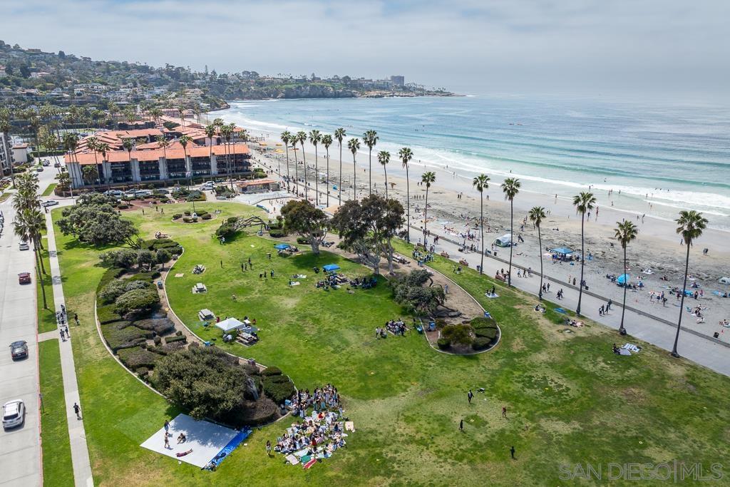 Detail Gallery Image 44 of 56 For 3121  Evening Way  #B,  La Jolla,  CA 92037 - 3 Beds | 2 Baths