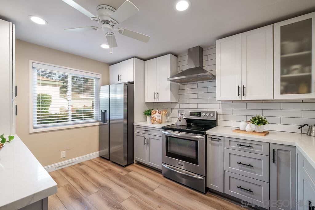 Detail Gallery Image 6 of 56 For 3121  Evening Way  #B,  La Jolla,  CA 92037 - 3 Beds | 2 Baths