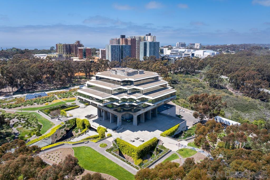 Detail Gallery Image 52 of 56 For 3121  Evening Way  #B,  La Jolla,  CA 92037 - 3 Beds | 2 Baths