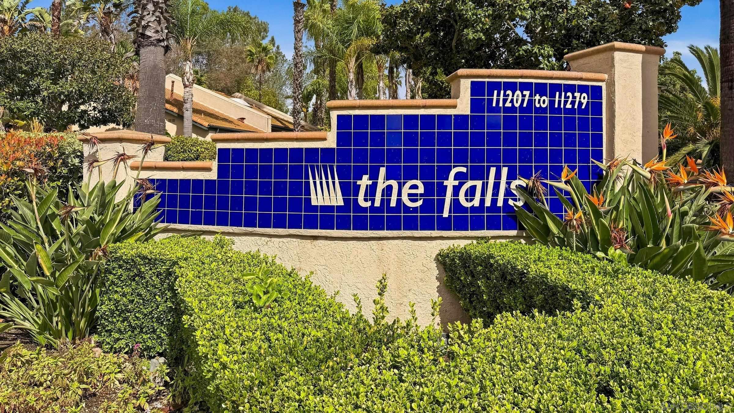 Detail Gallery Image 2 of 32 For 11219  Avenida De Los Lobos  #E,  San Diego,  CA 92127 - 1 Beds | 1 Baths