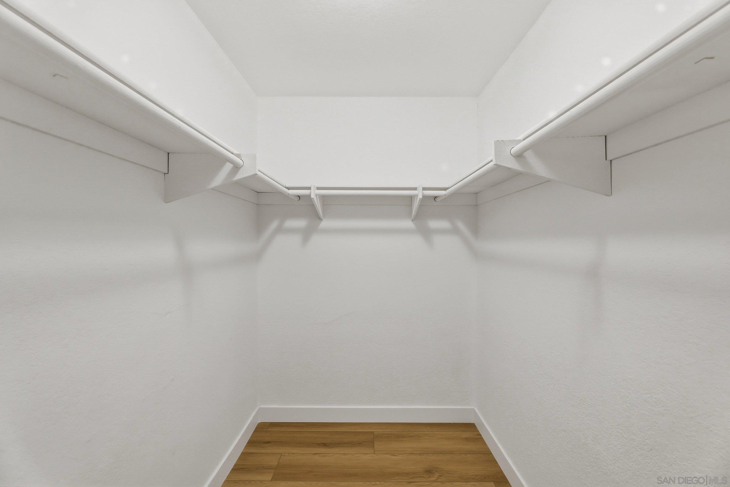 Detail Gallery Image 19 of 32 For 11219  Avenida De Los Lobos  #E,  San Diego,  CA 92127 - 1 Beds | 1 Baths