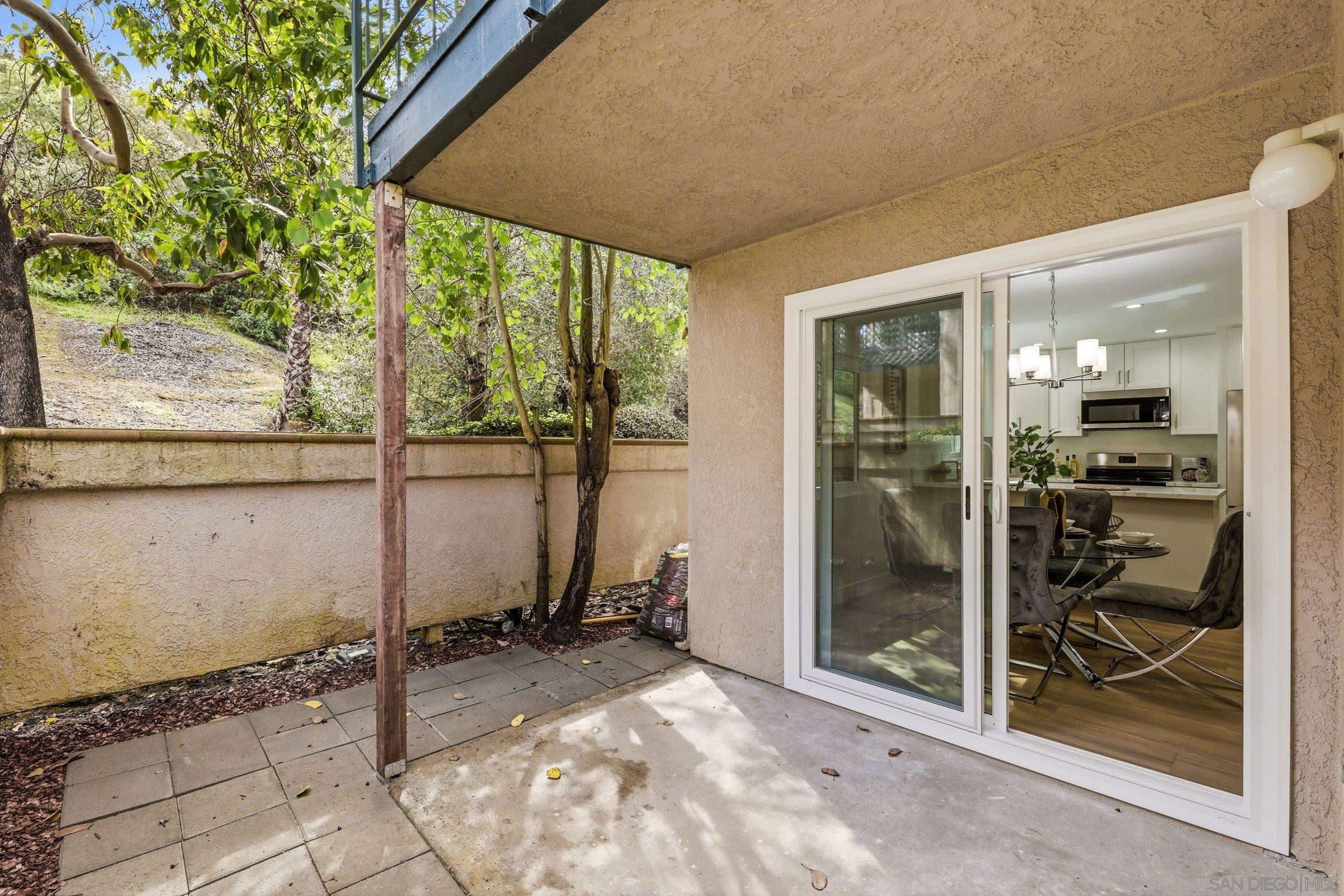 Detail Gallery Image 21 of 32 For 11219  Avenida De Los Lobos  #E,  San Diego,  CA 92127 - 1 Beds | 1 Baths