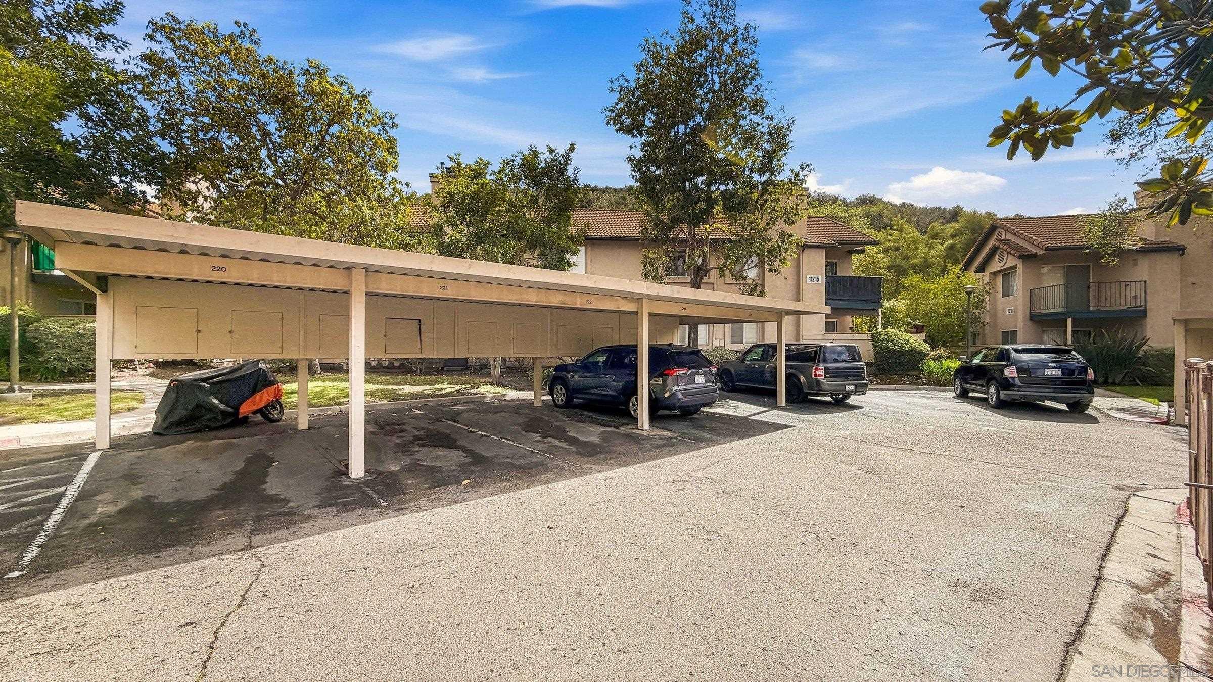 Detail Gallery Image 25 of 32 For 11219  Avenida De Los Lobos  #E,  San Diego,  CA 92127 - 1 Beds | 1 Baths