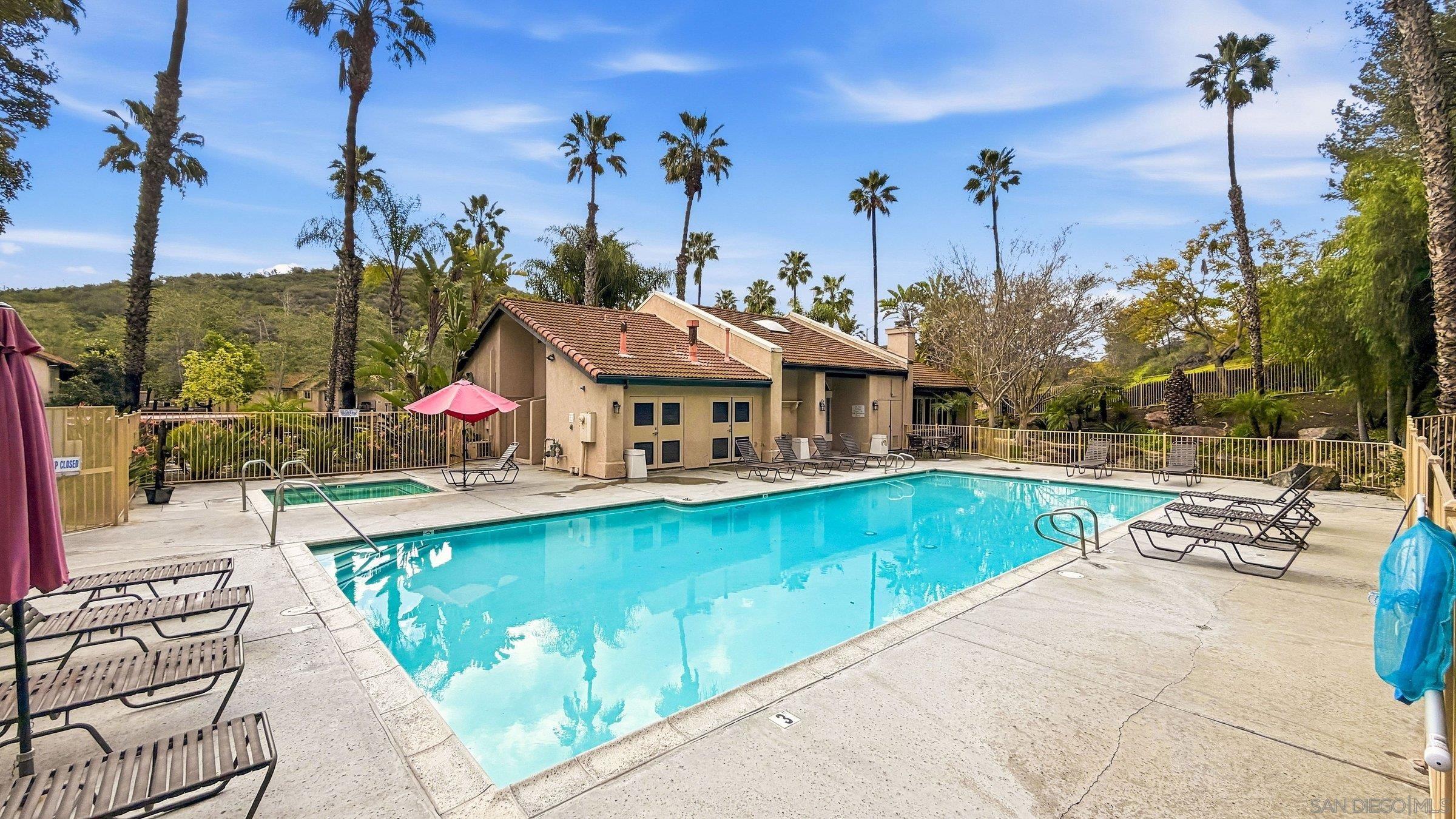 Detail Gallery Image 27 of 32 For 11219  Avenida De Los Lobos  #E,  San Diego,  CA 92127 - 1 Beds | 1 Baths