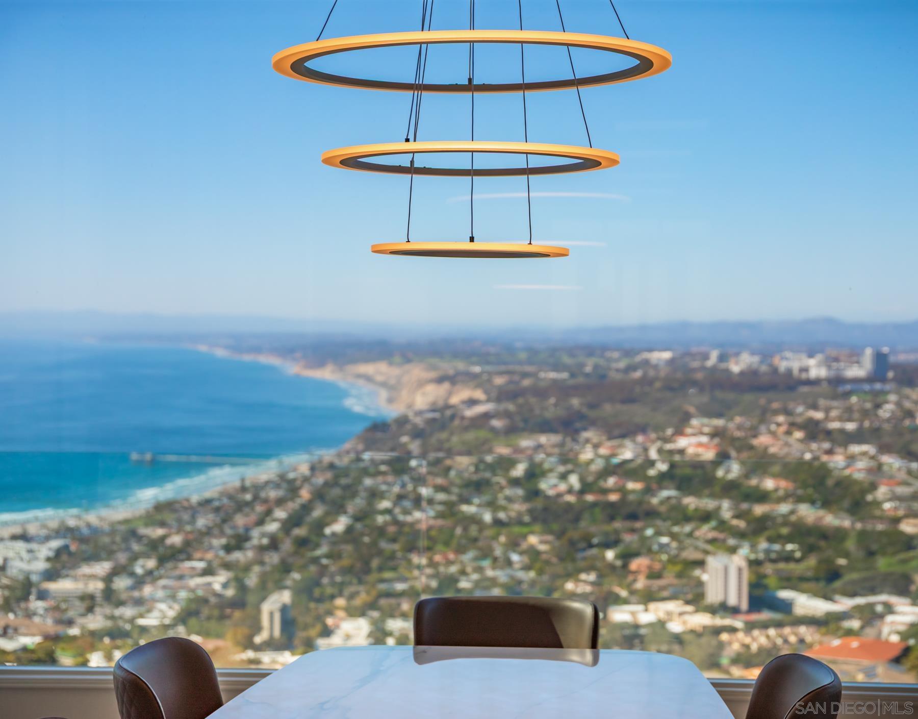 Detail Gallery Image 12 of 50 For 2032  via Casa Alta, La Jolla,  CA 92037 - 5 Beds | 5/1 Baths