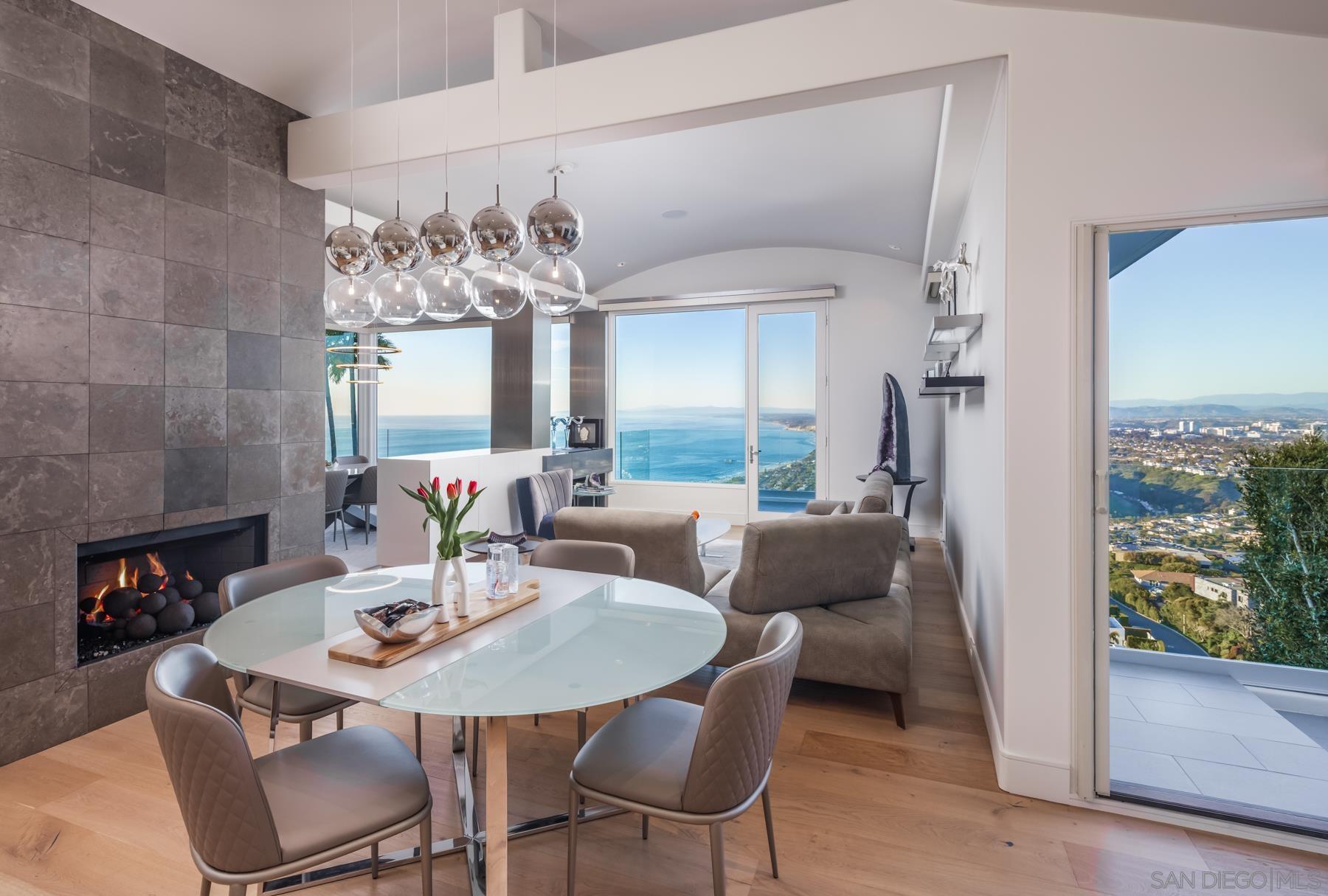 Detail Gallery Image 16 of 50 For 2032  via Casa Alta, La Jolla,  CA 92037 - 5 Beds | 5/1 Baths