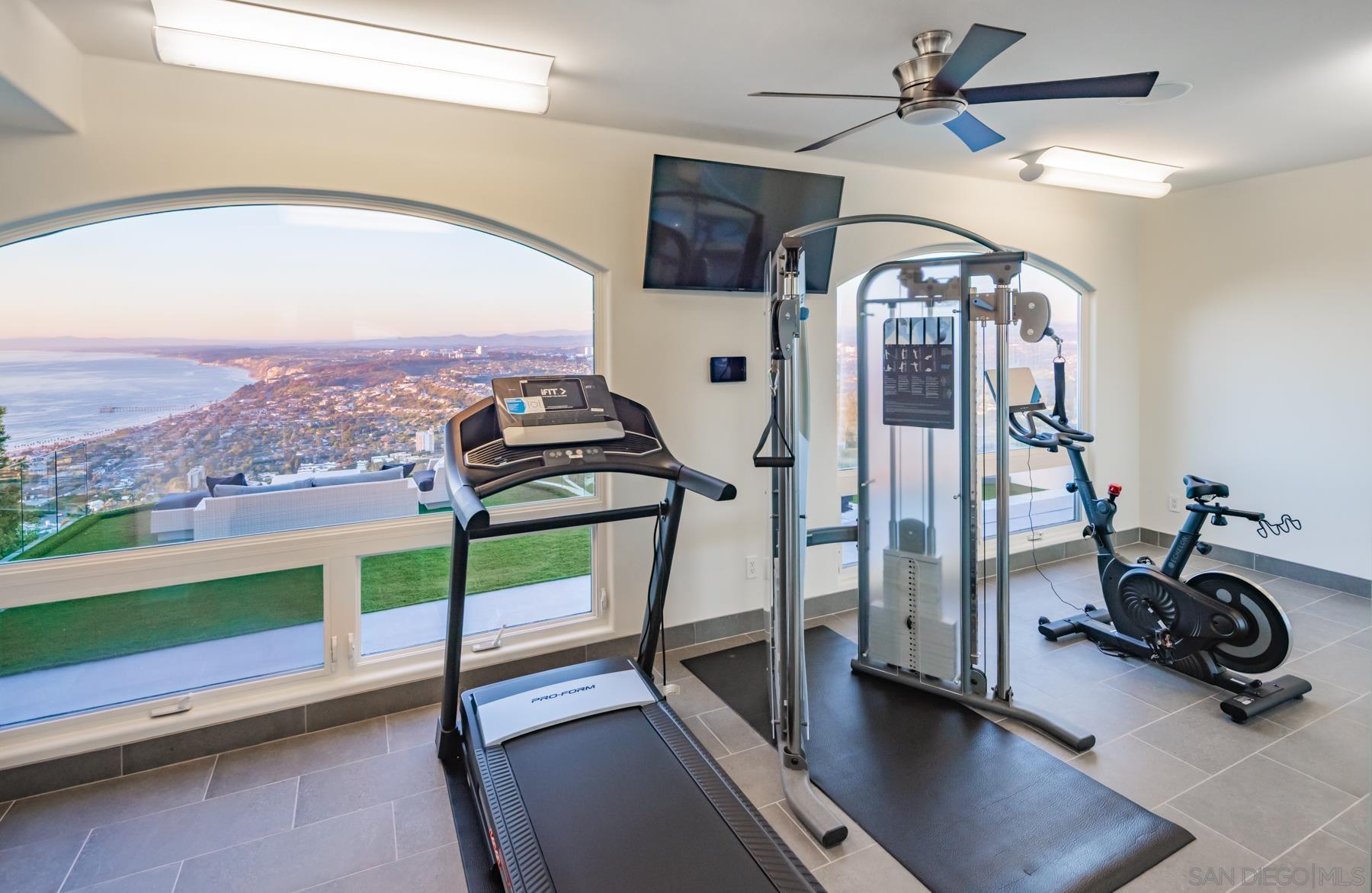 Detail Gallery Image 24 of 50 For 2032  via Casa Alta, La Jolla,  CA 92037 - 5 Beds | 5/1 Baths