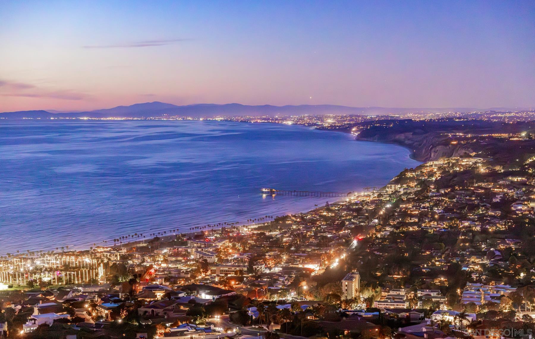 Detail Gallery Image 4 of 50 For 2032  via Casa Alta, La Jolla,  CA 92037 - 5 Beds | 5/1 Baths