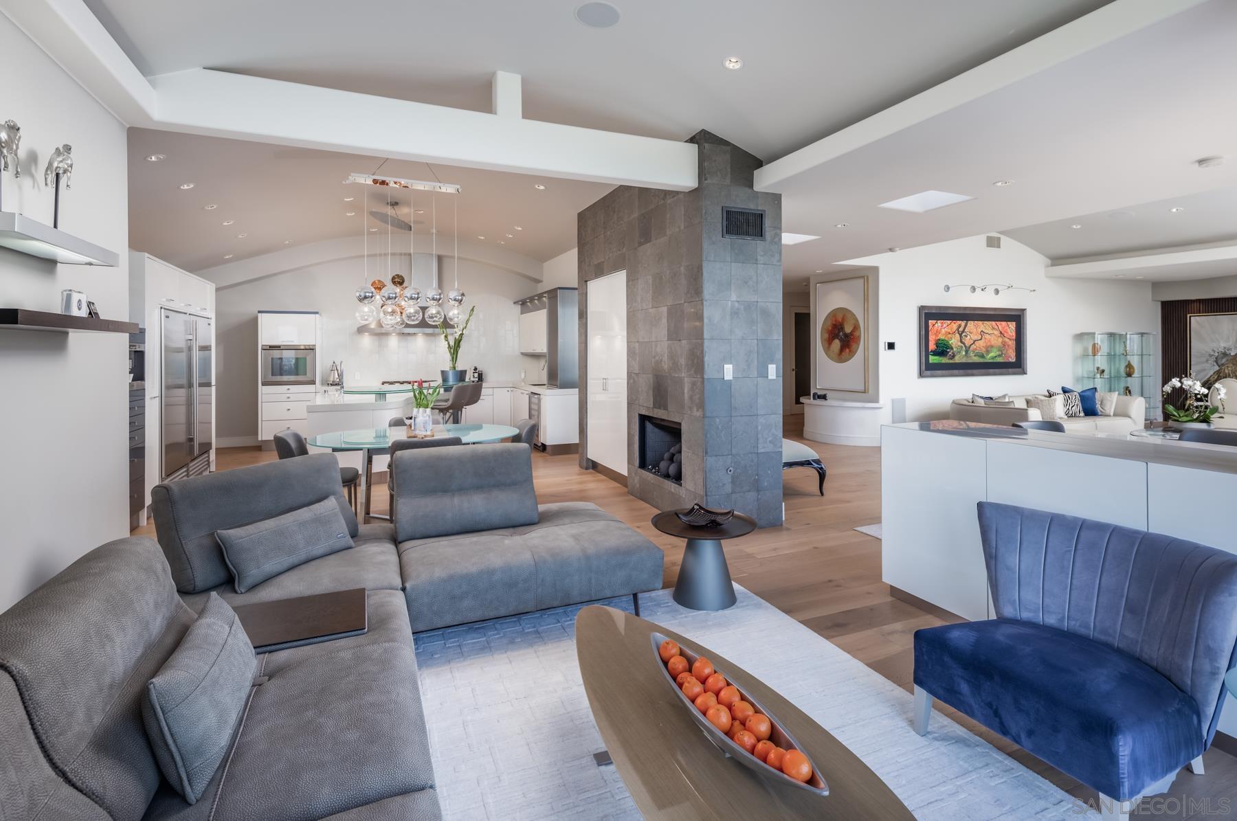 Detail Gallery Image 34 of 50 For 2032  via Casa Alta, La Jolla,  CA 92037 - 5 Beds | 5/1 Baths