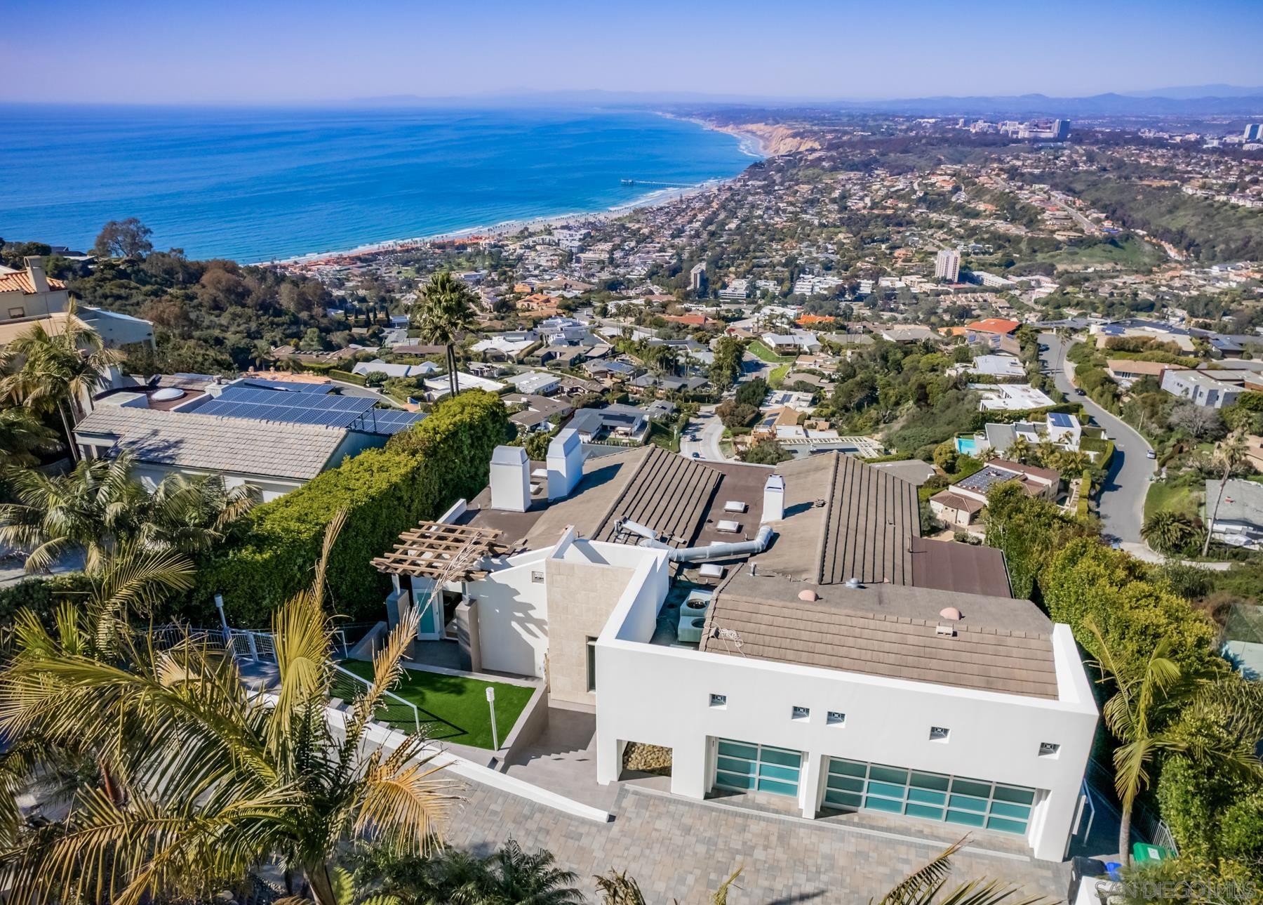 Detail Gallery Image 5 of 50 For 2032  via Casa Alta, La Jolla,  CA 92037 - 5 Beds | 5/1 Baths