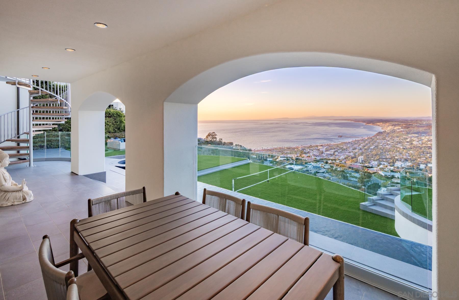 Detail Gallery Image 46 of 50 For 2032  via Casa Alta, La Jolla,  CA 92037 - 5 Beds | 5/1 Baths