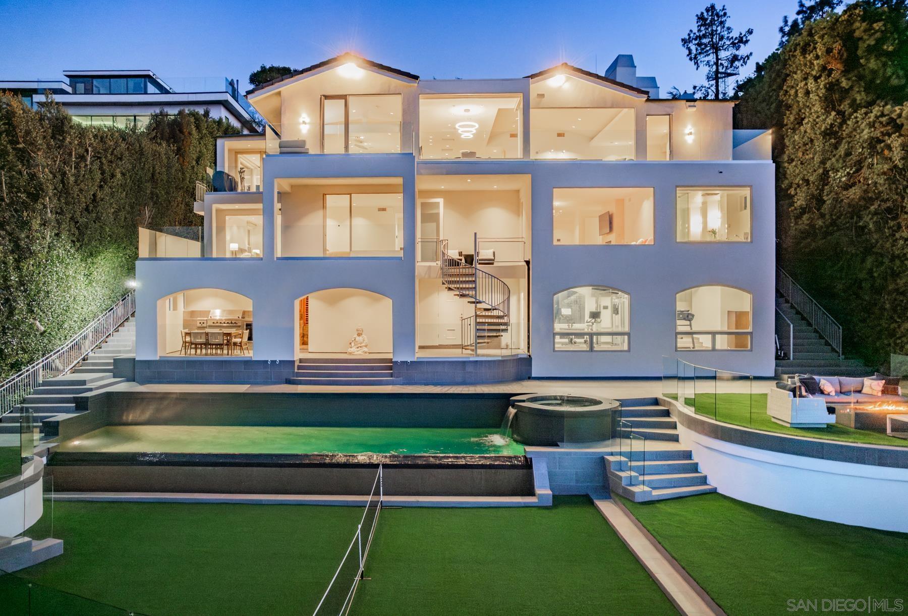 Detail Gallery Image 6 of 50 For 2032  via Casa Alta, La Jolla,  CA 92037 - 5 Beds | 5/1 Baths