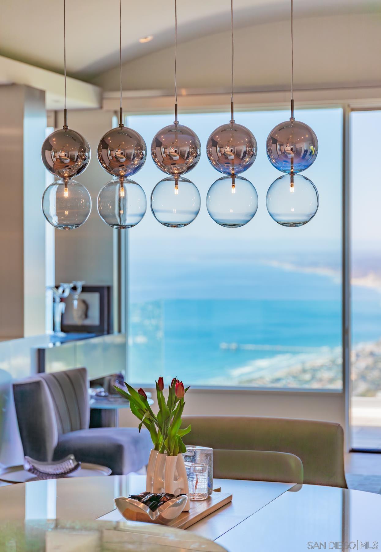 Detail Gallery Image 9 of 50 For 2032  via Casa Alta, La Jolla,  CA 92037 - 5 Beds | 5/1 Baths