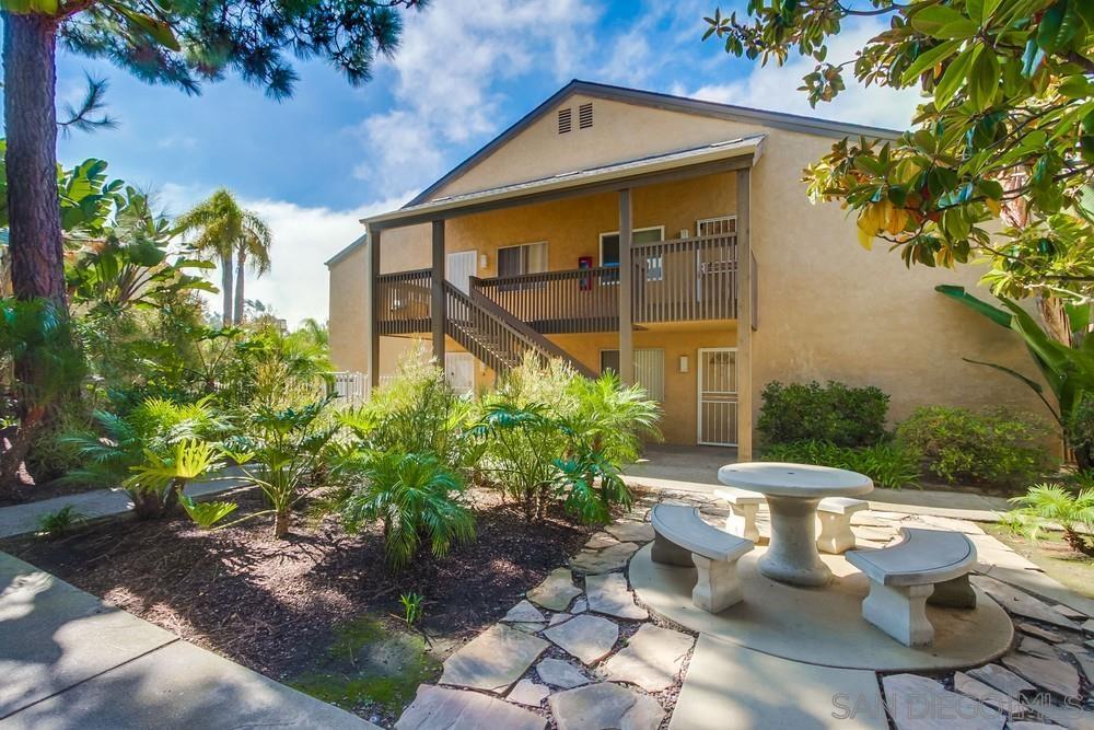 Detail Gallery Image 3 of 35 For 8628  via Mallorca  #D,  La Jolla,  CA 92037 - 1 Beds | 1 Baths