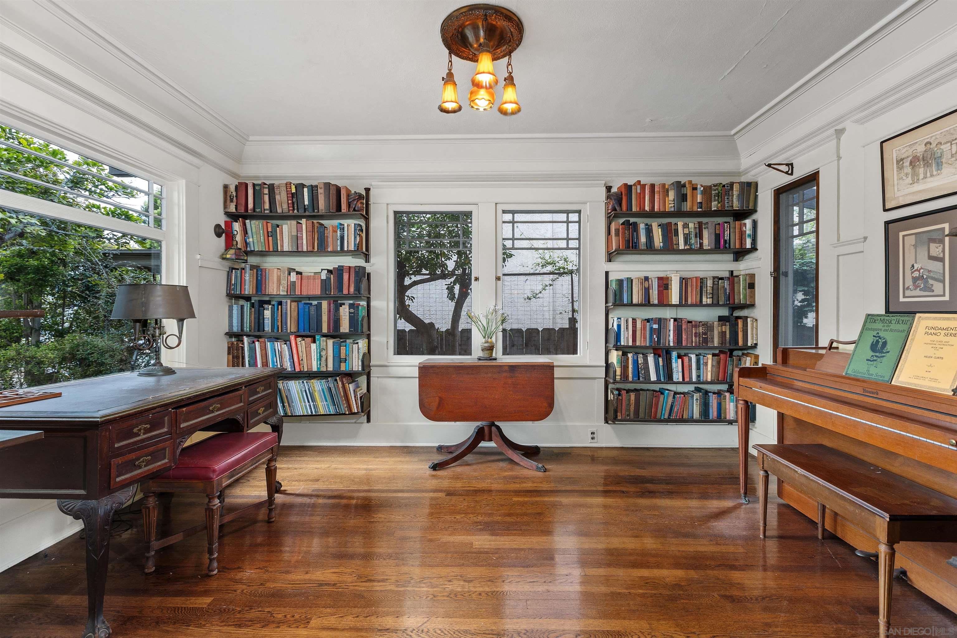 Detail Gallery Image 14 of 55 For 1884  Lyndon Rd, San Diego,  CA 92103 - 5 Beds | 2/1 Baths