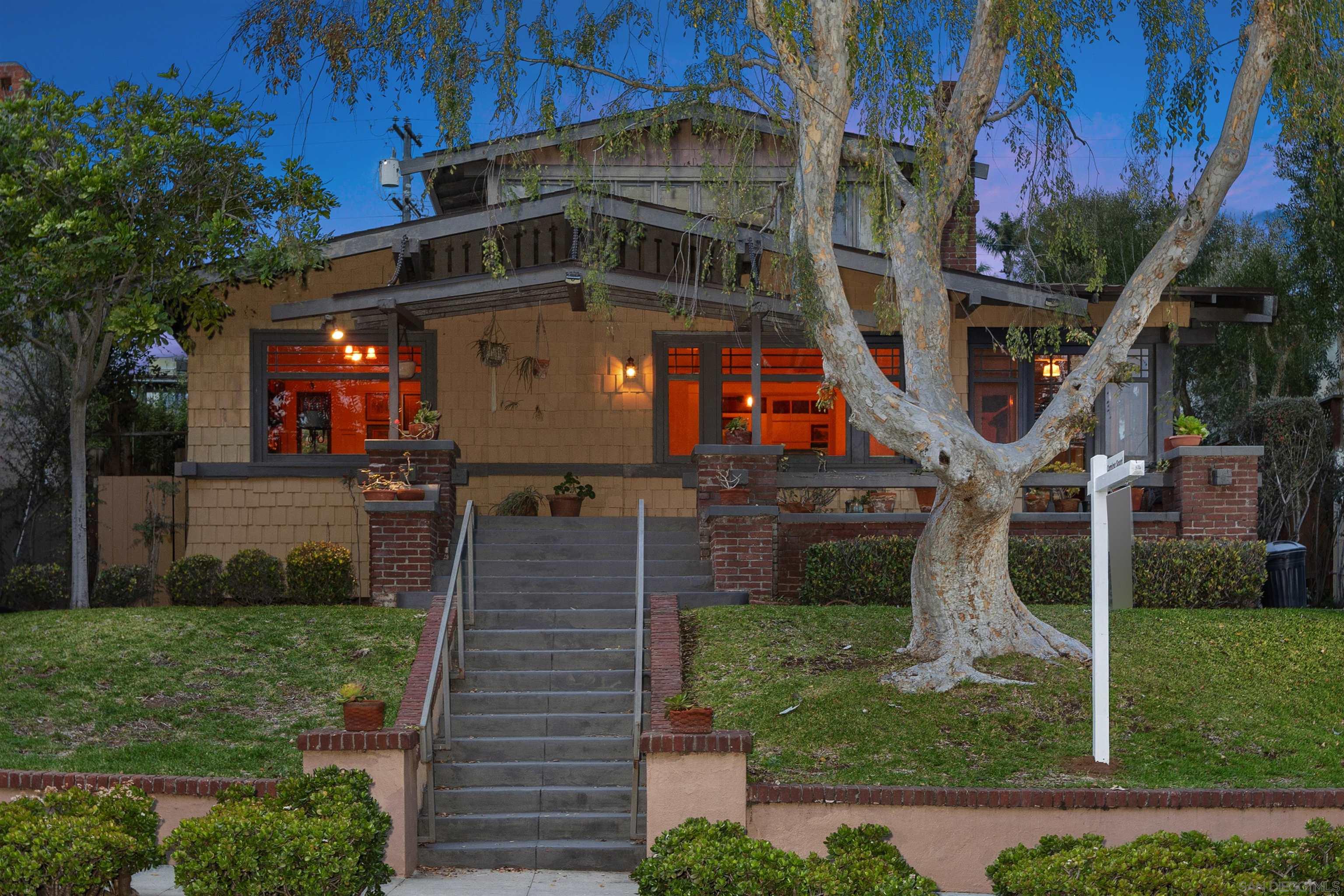 Detail Gallery Image 3 of 55 For 1884  Lyndon Rd, San Diego,  CA 92103 - 5 Beds | 2/1 Baths