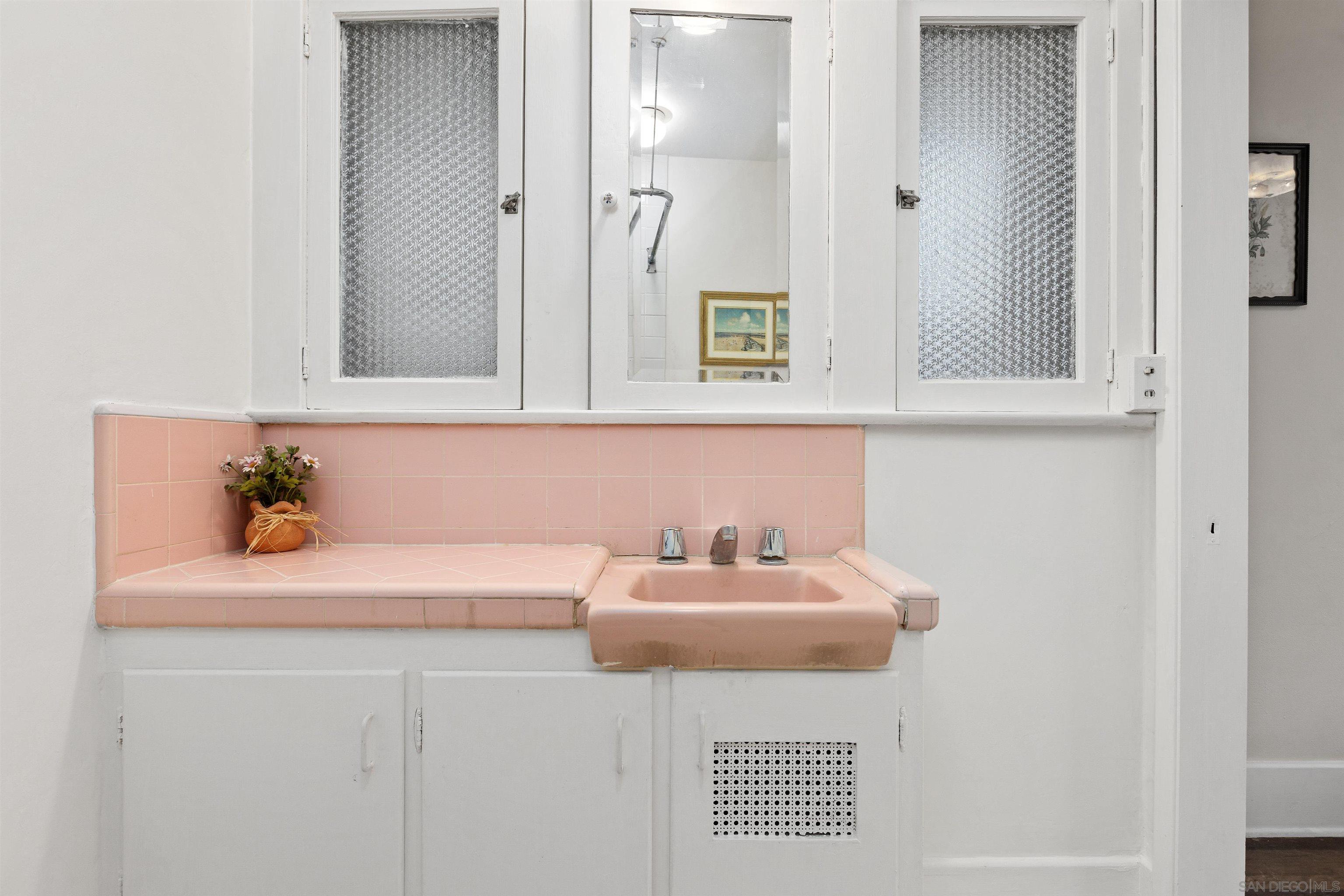 Detail Gallery Image 31 of 55 For 1884  Lyndon Rd, San Diego,  CA 92103 - 5 Beds | 2/1 Baths