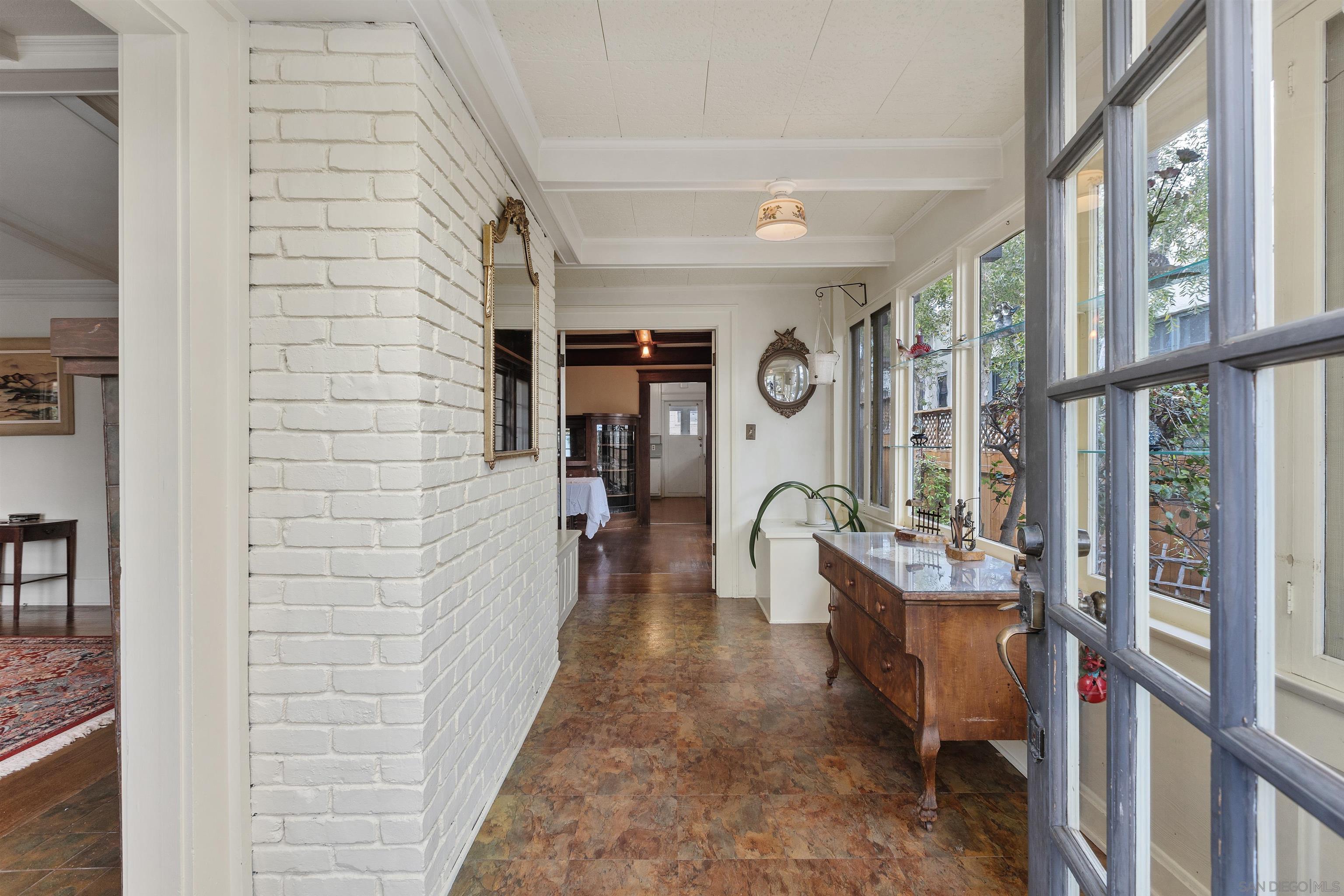 Detail Gallery Image 5 of 55 For 1884  Lyndon Rd, San Diego,  CA 92103 - 5 Beds | 2/1 Baths