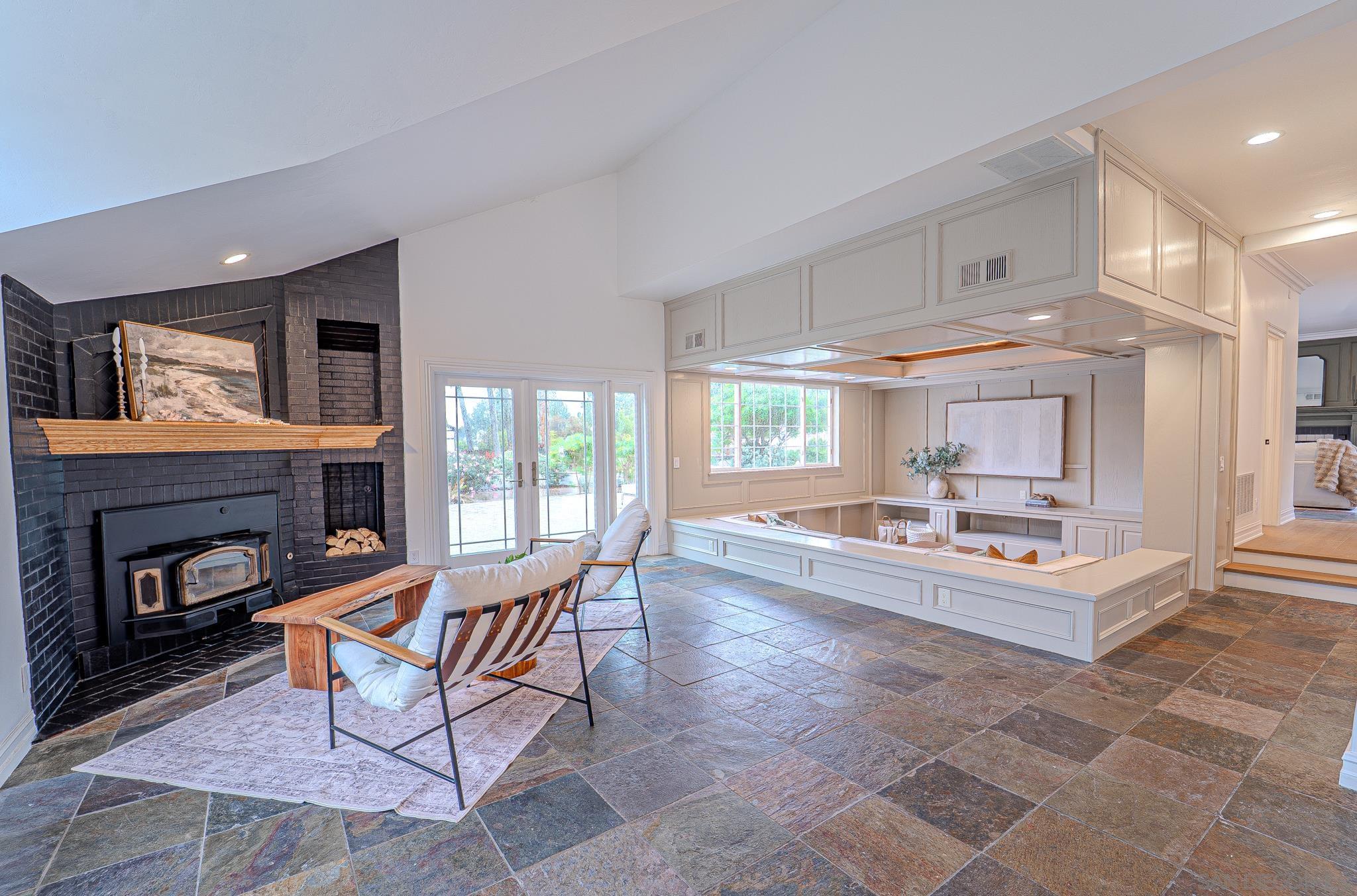 Detail Gallery Image 11 of 52 For 13746  Paseo Bonita, Poway,  CA 92064 - 4 Beds | 4/1 Baths