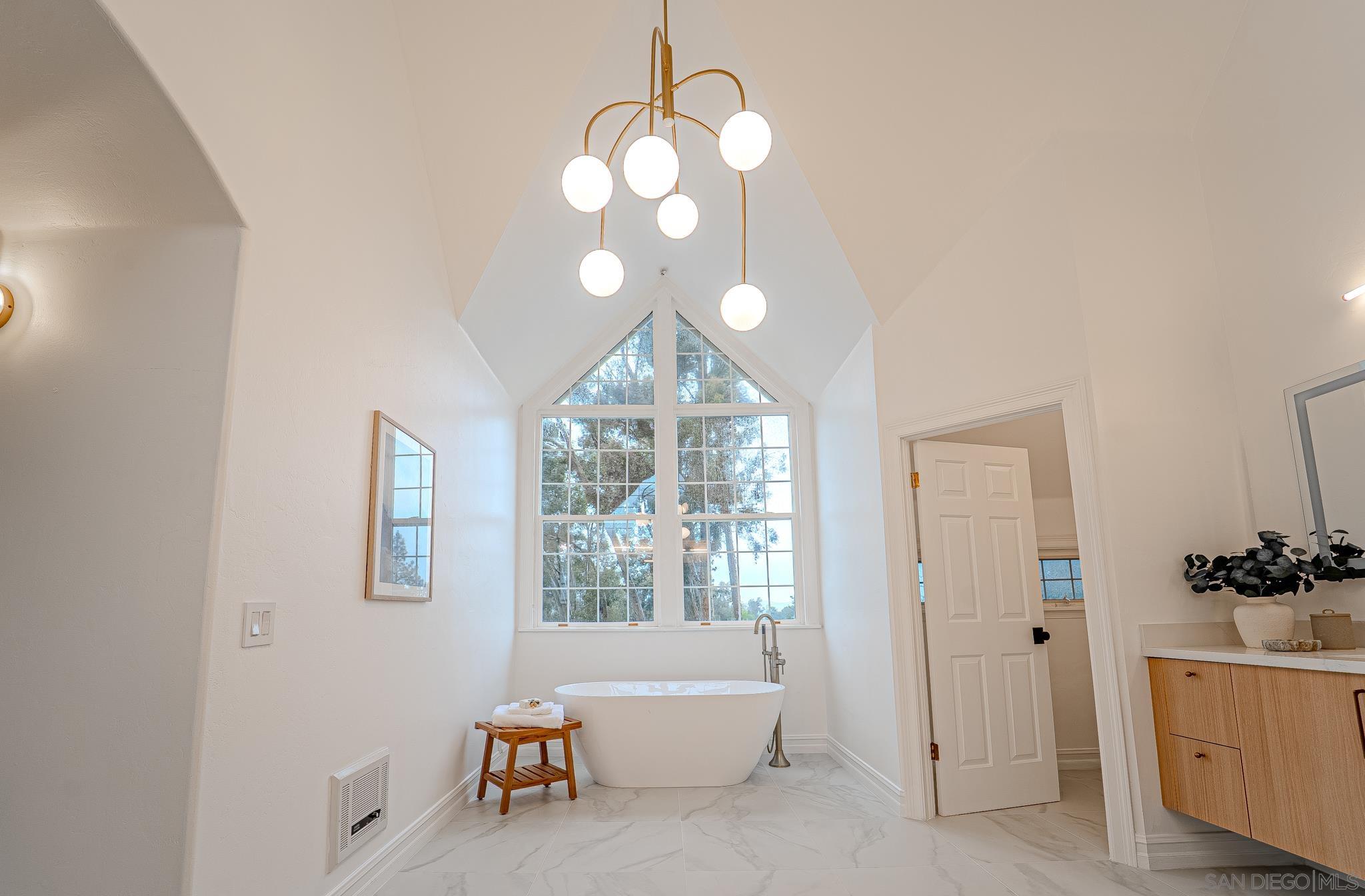 Detail Gallery Image 32 of 52 For 13746  Paseo Bonita, Poway,  CA 92064 - 4 Beds | 4/1 Baths