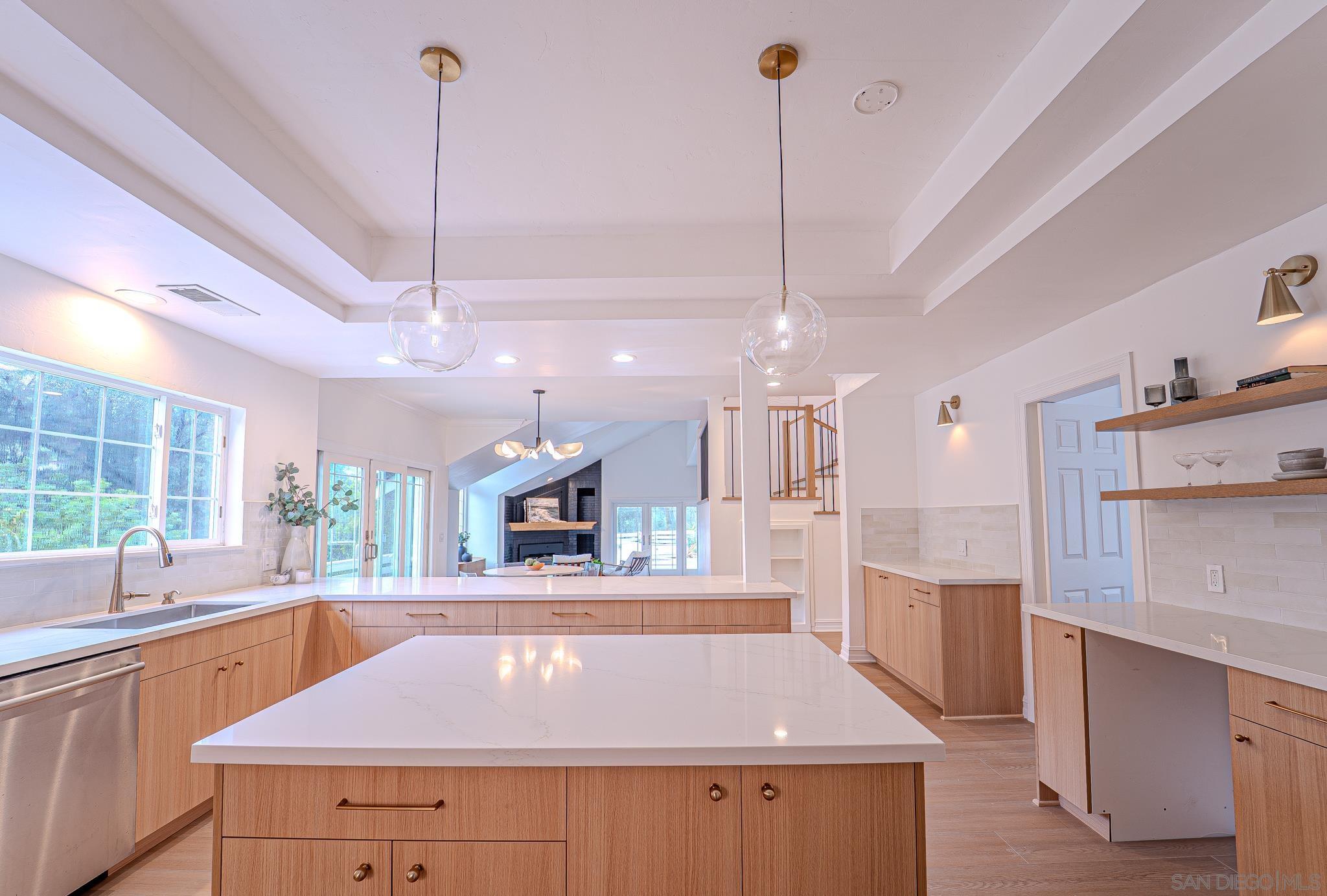 Detail Gallery Image 5 of 52 For 13746  Paseo Bonita, Poway,  CA 92064 - 4 Beds | 4/1 Baths