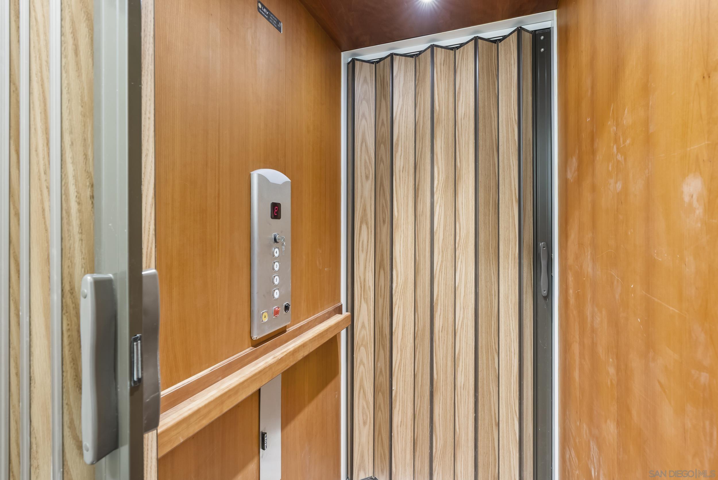 Detail Gallery Image 20 of 40 For 7520  Draper Ave  #3,  La Jolla,  CA 92037 - 3 Beds | 3/1 Baths