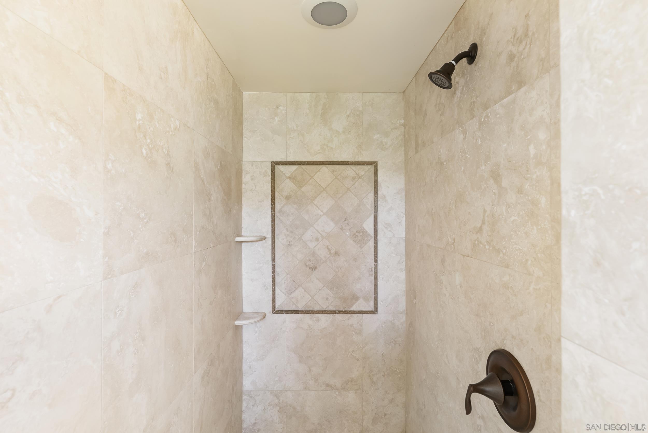 Detail Gallery Image 25 of 40 For 7520  Draper Ave  #3,  La Jolla,  CA 92037 - 3 Beds | 3/1 Baths