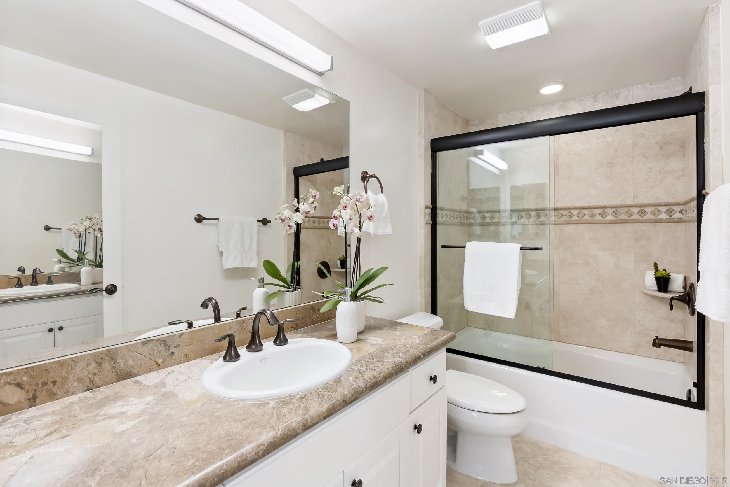 Detail Gallery Image 28 of 40 For 7520  Draper Ave  #3,  La Jolla,  CA 92037 - 3 Beds | 3/1 Baths