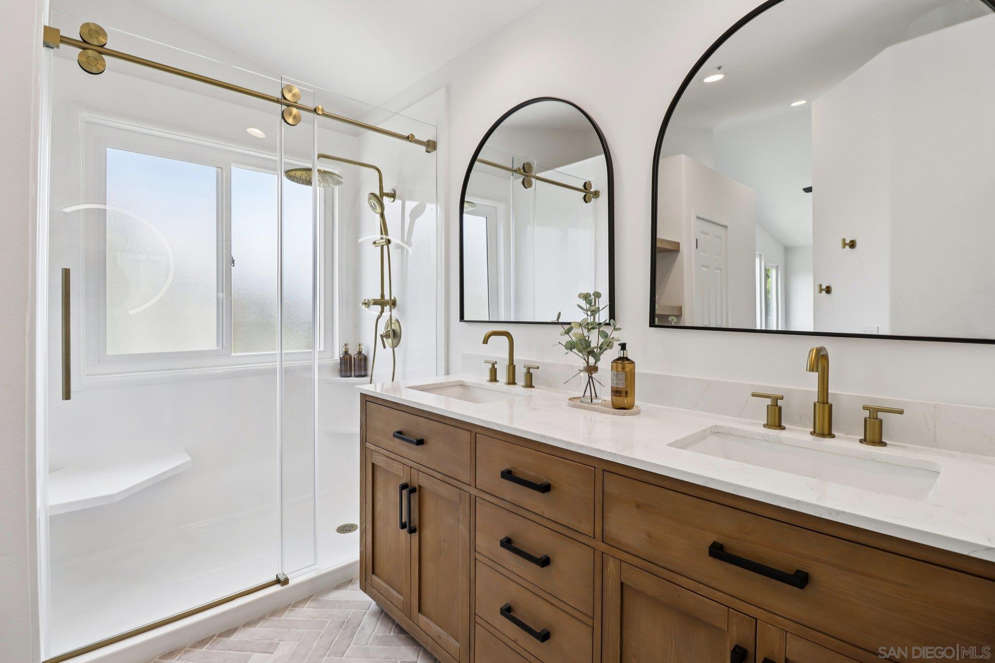 Detail Gallery Image 14 of 27 For 2082  Fairhope Loop, Vista,  CA 92081 - 4 Beds | 3 Baths