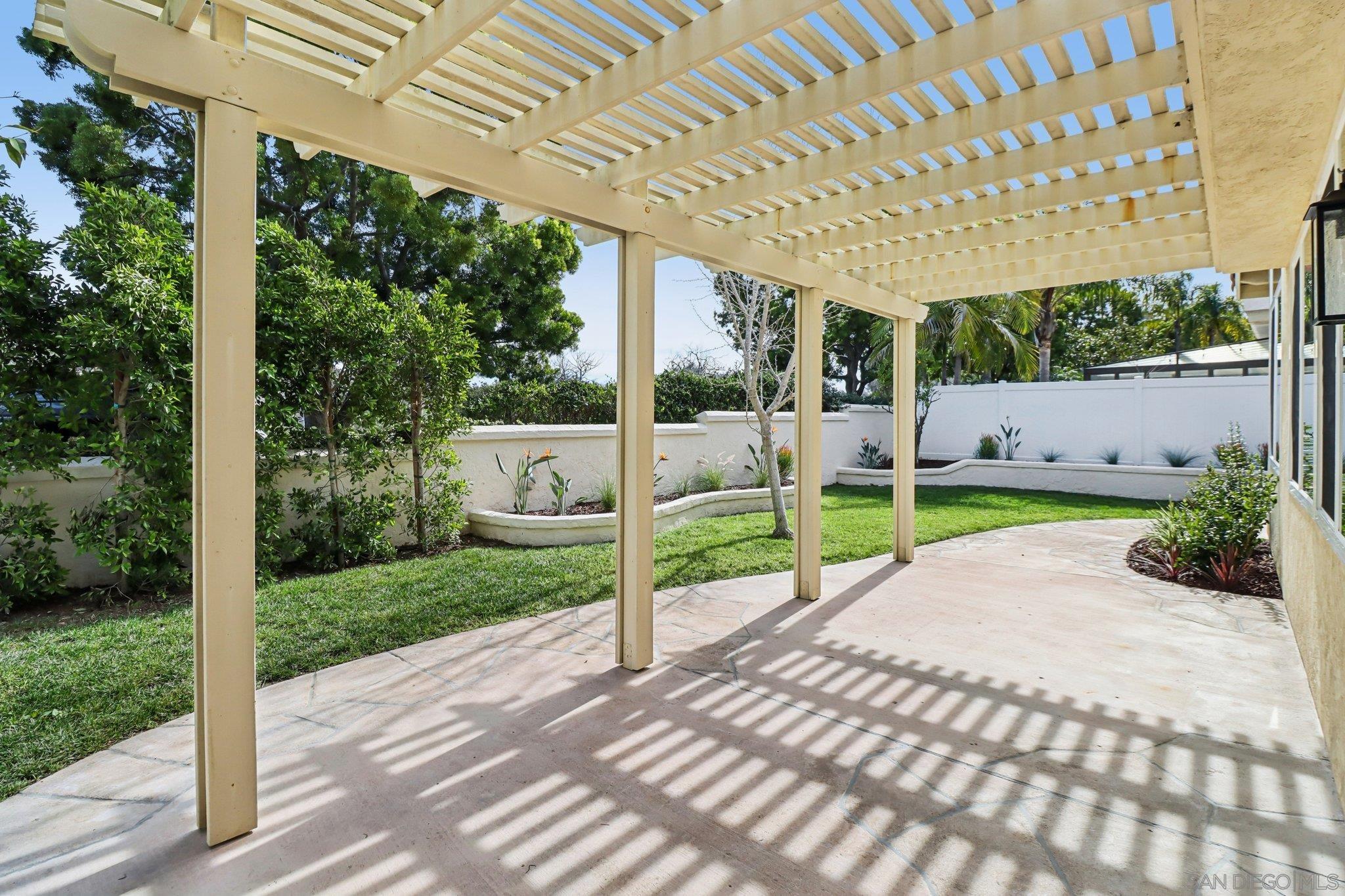 Detail Gallery Image 25 of 27 For 2082  Fairhope Loop, Vista,  CA 92081 - 4 Beds | 3 Baths