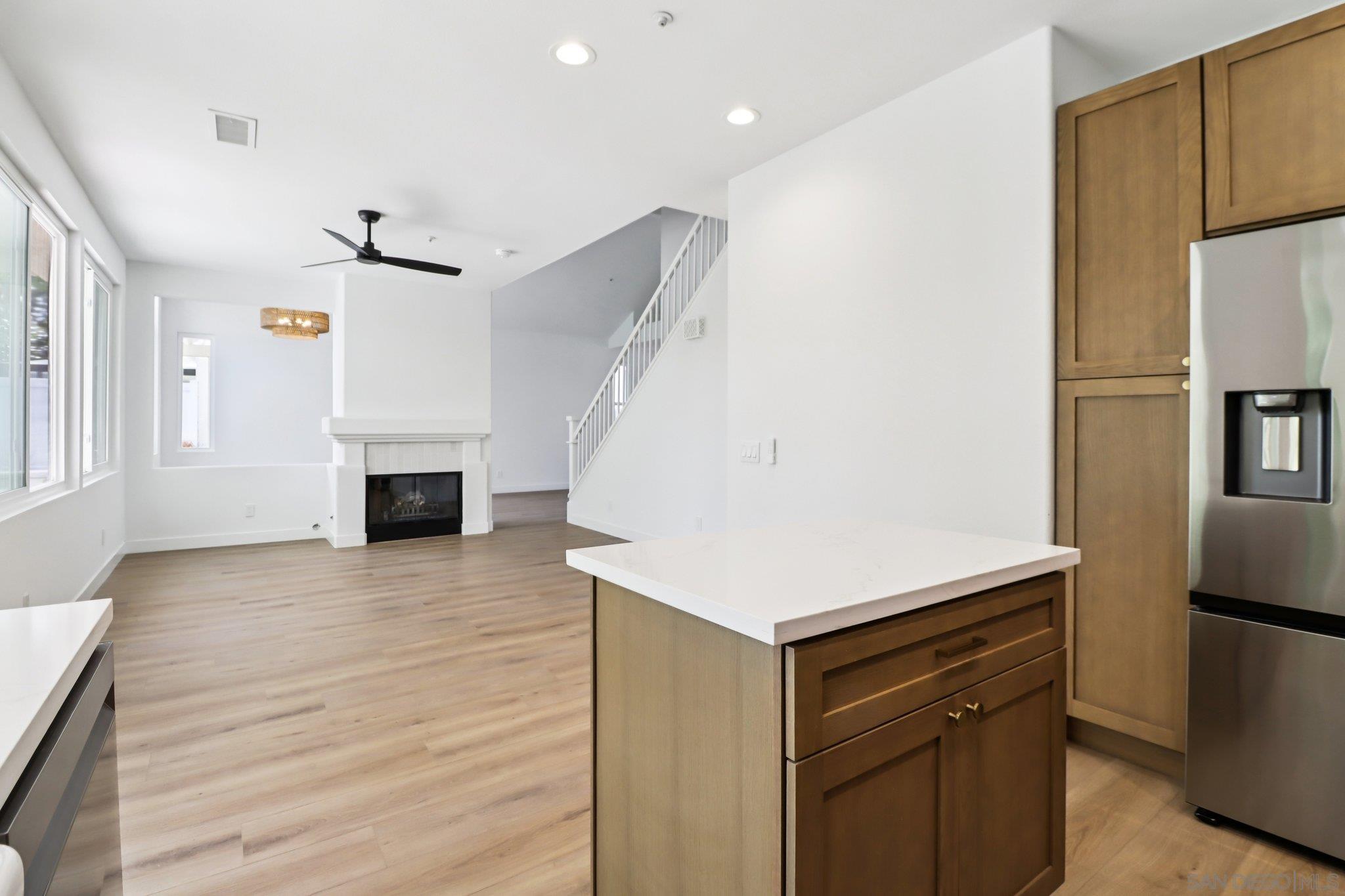 Detail Gallery Image 9 of 27 For 2082  Fairhope Loop, Vista,  CA 92081 - 4 Beds | 3 Baths