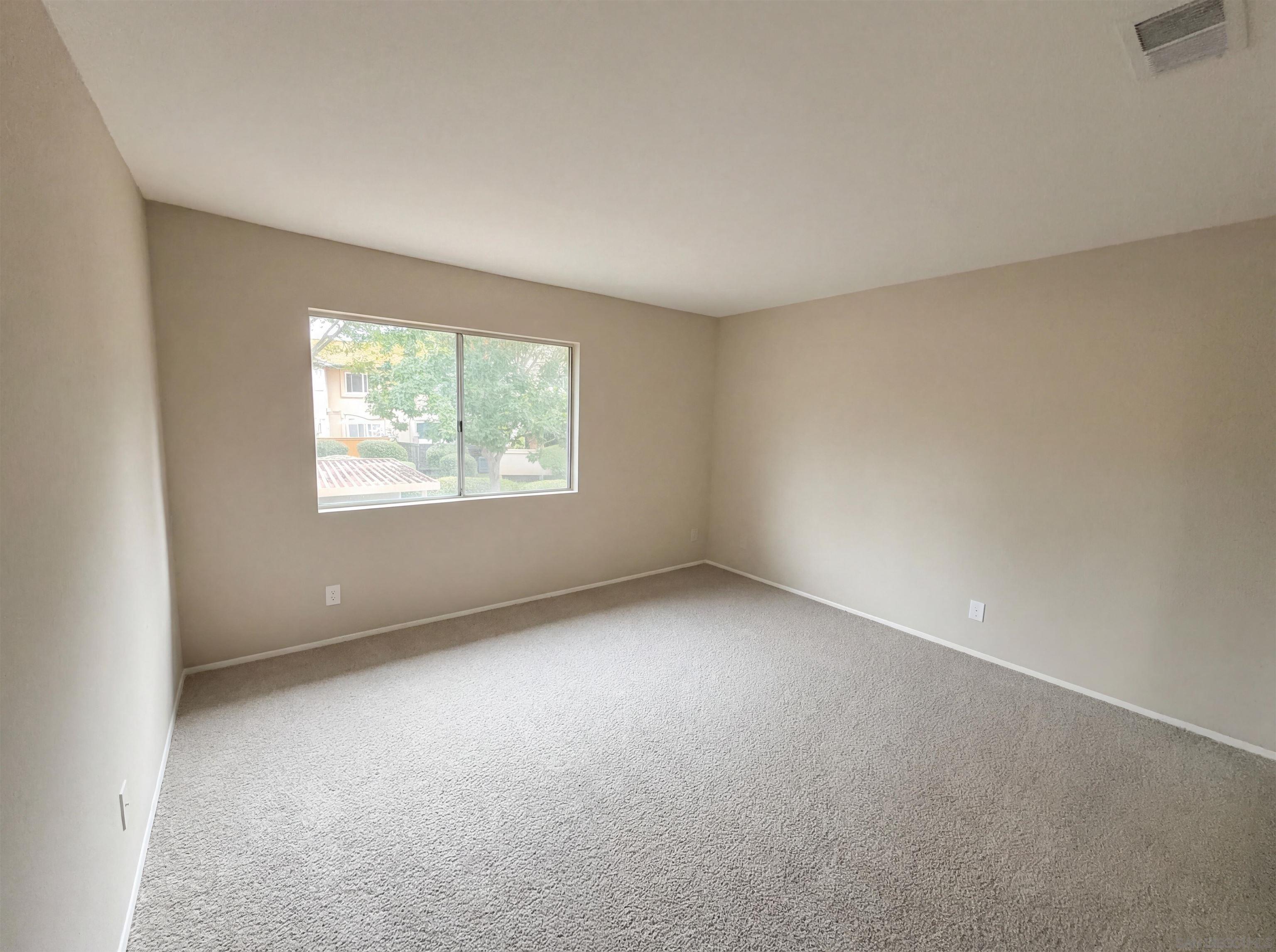 Detail Gallery Image 11 of 16 For 11231  Avenida De Los Lobos  #H,  San Diego,  CA 92127 - 2 Beds | 2 Baths