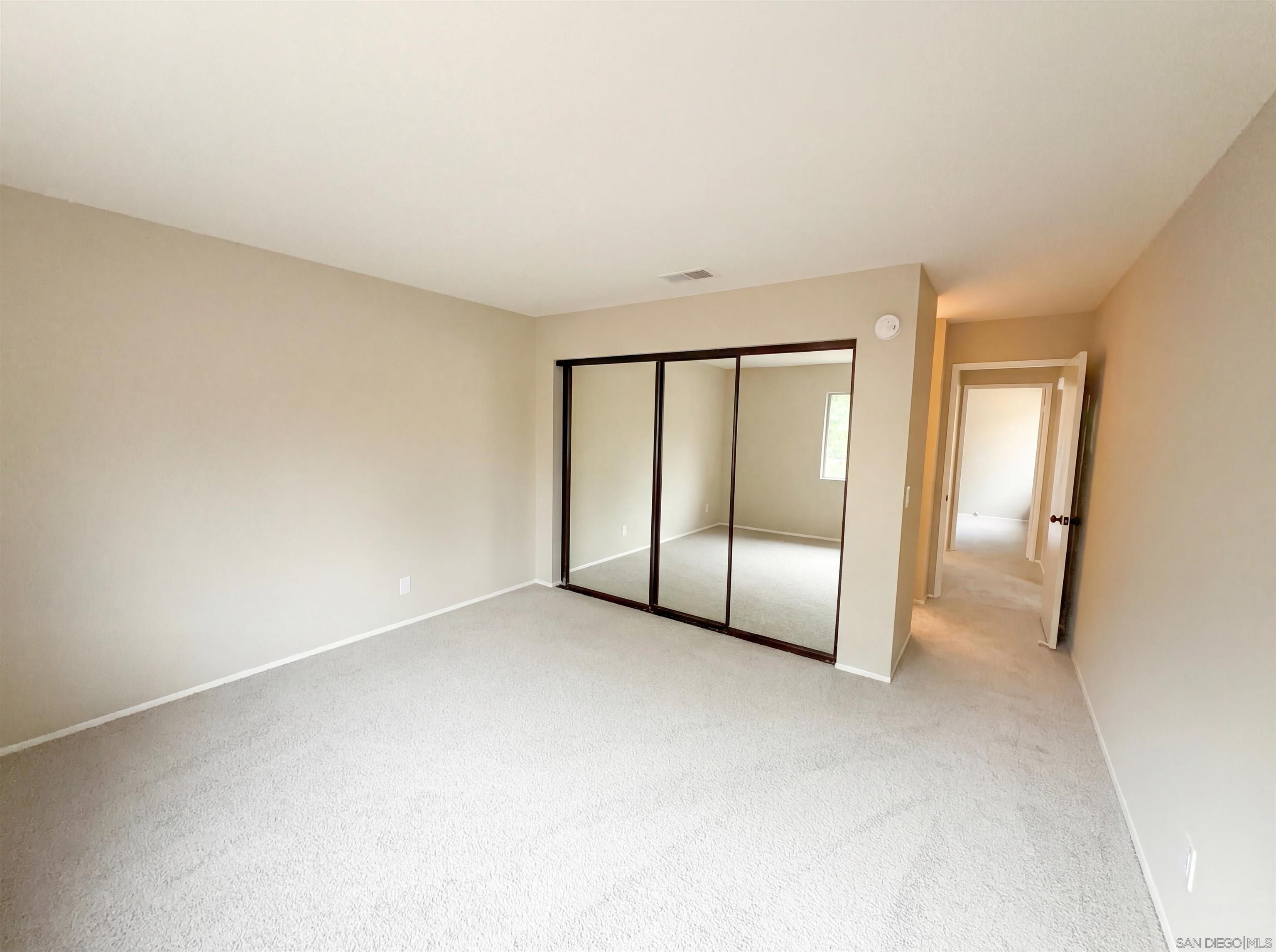 Detail Gallery Image 4 of 16 For 11231  Avenida De Los Lobos  #H,  San Diego,  CA 92127 - 2 Beds | 2 Baths