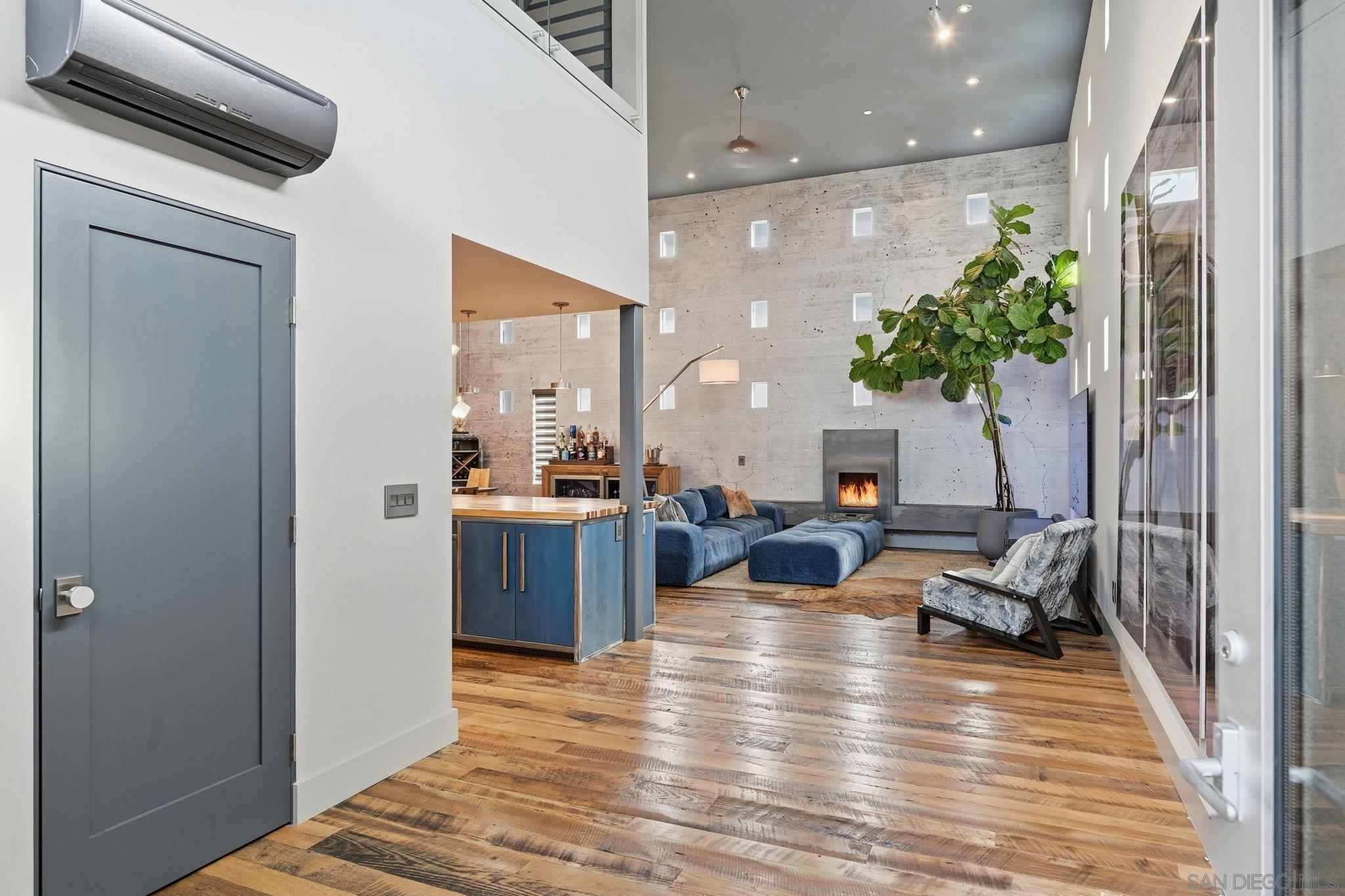 Detail Gallery Image 11 of 43 For 4065  Brant St, San Diego,  CA 92103 - 2 Beds | 3 Baths