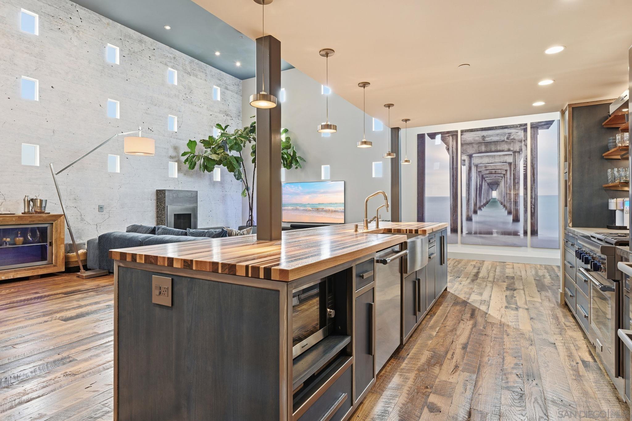 Detail Gallery Image 7 of 43 For 4065  Brant St, San Diego,  CA 92103 - 2 Beds | 3 Baths