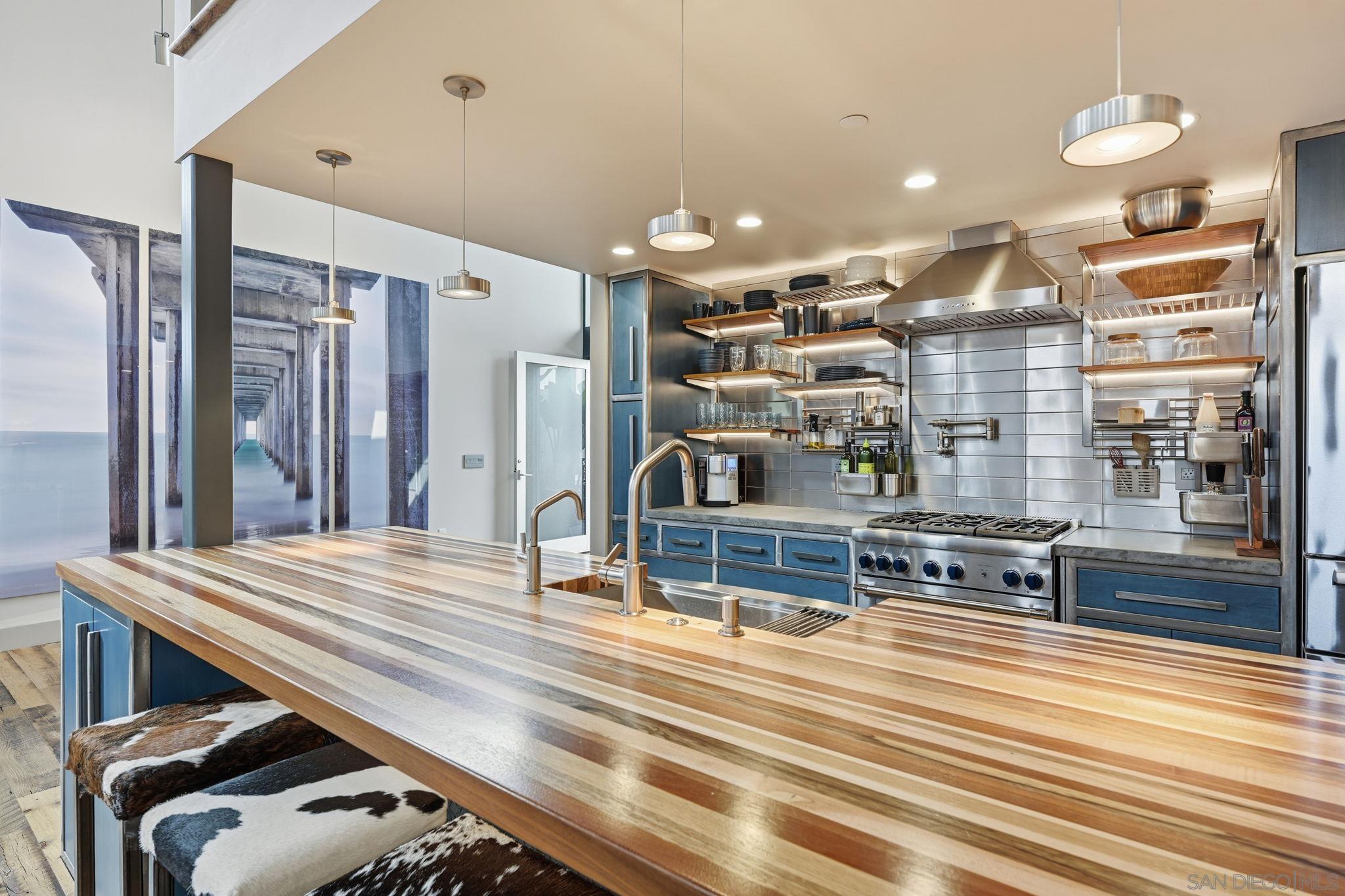 Detail Gallery Image 9 of 43 For 4065  Brant St, San Diego,  CA 92103 - 2 Beds | 3 Baths