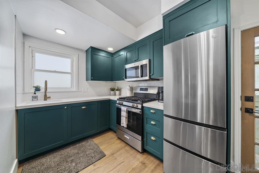 Detail Gallery Image 8 of 37 For 2926  Polk Ave, San Diego,  CA 92104 - – Beds | – Baths