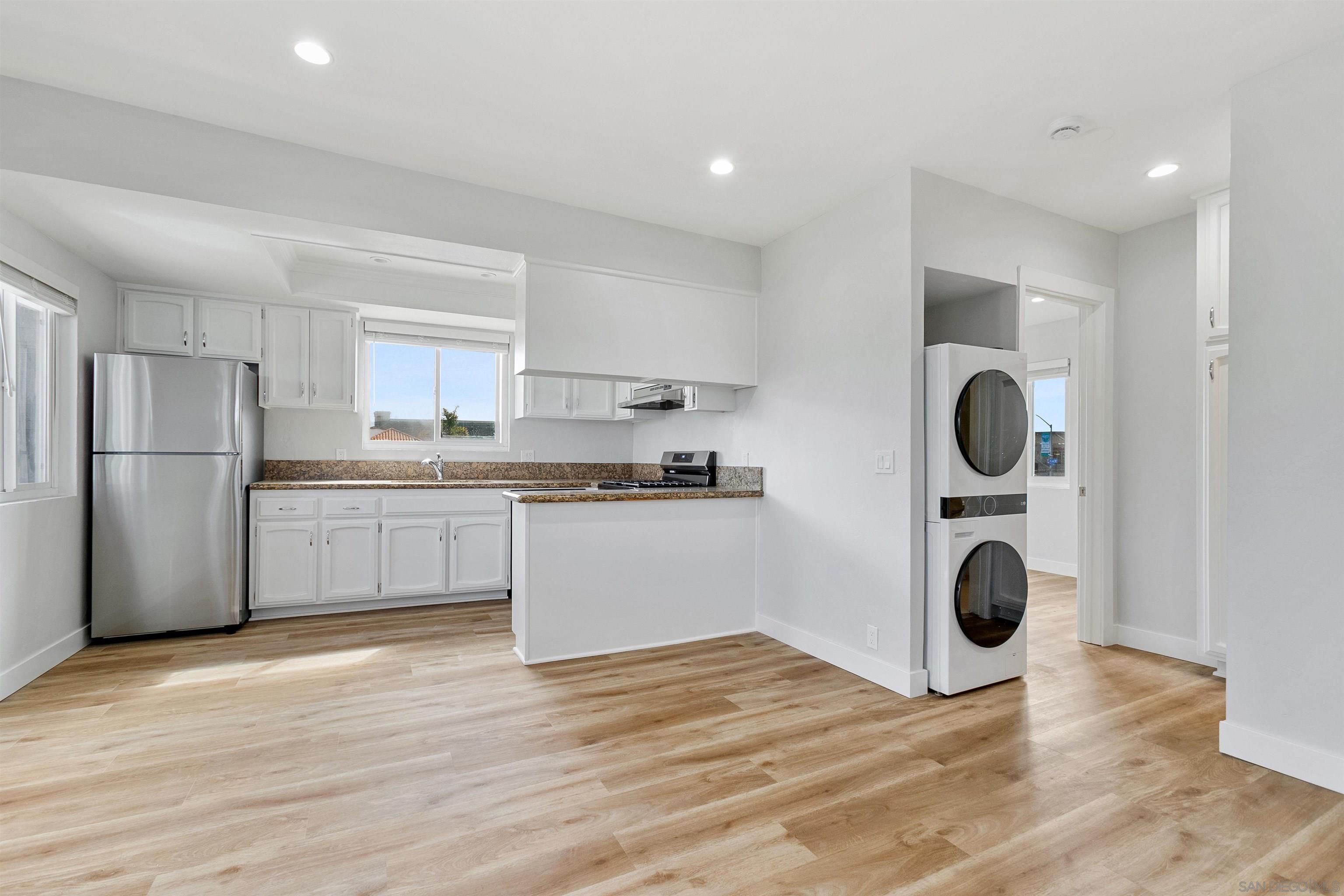 Detail Gallery Image 4 of 27 For 520 Pearl  Street  1, La Jolla,  CA 92037 - 1 Beds | 1 Baths